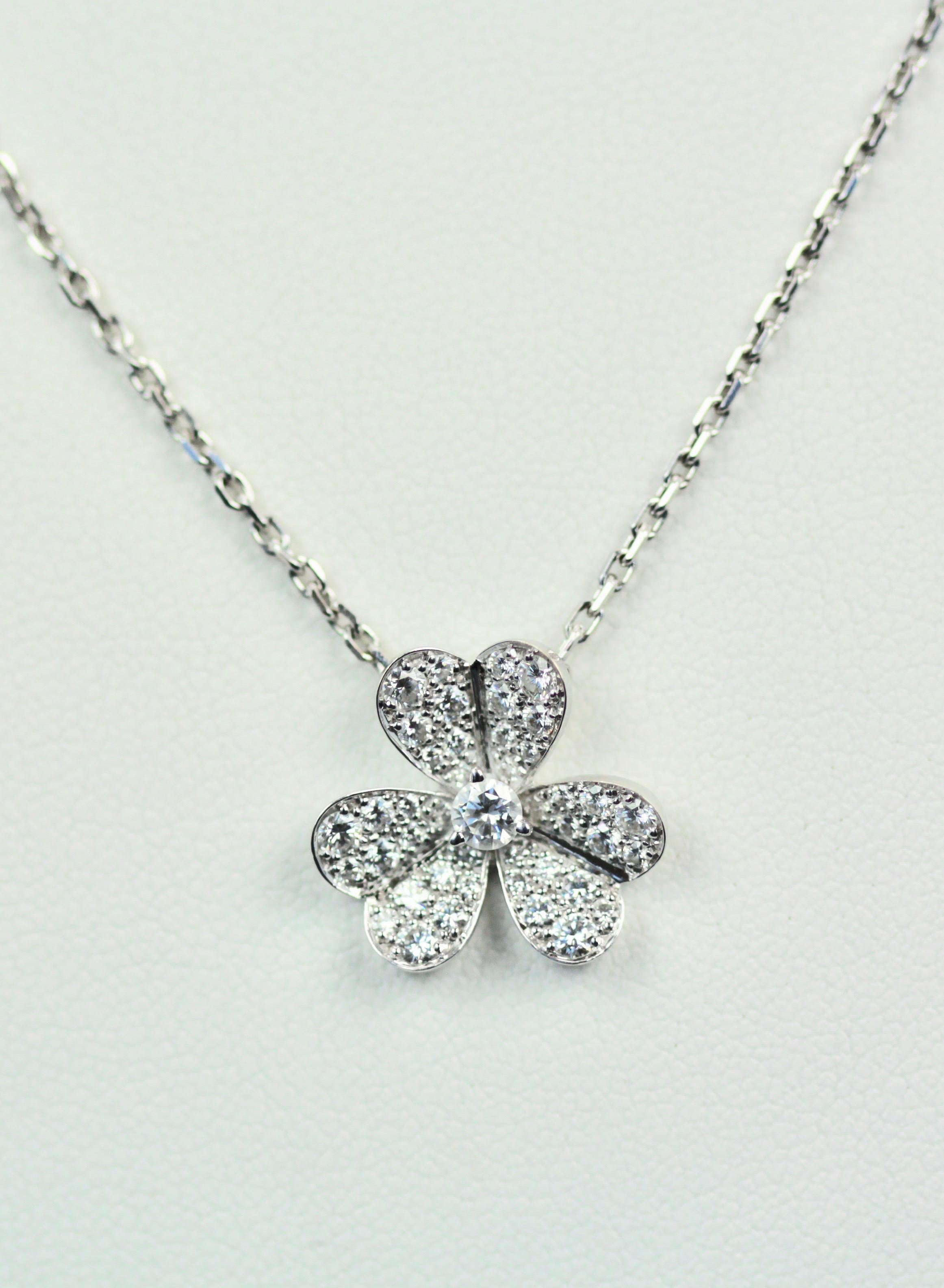 Round Cut Van Cleef & Arpels Diamond Frivole Pendant Small