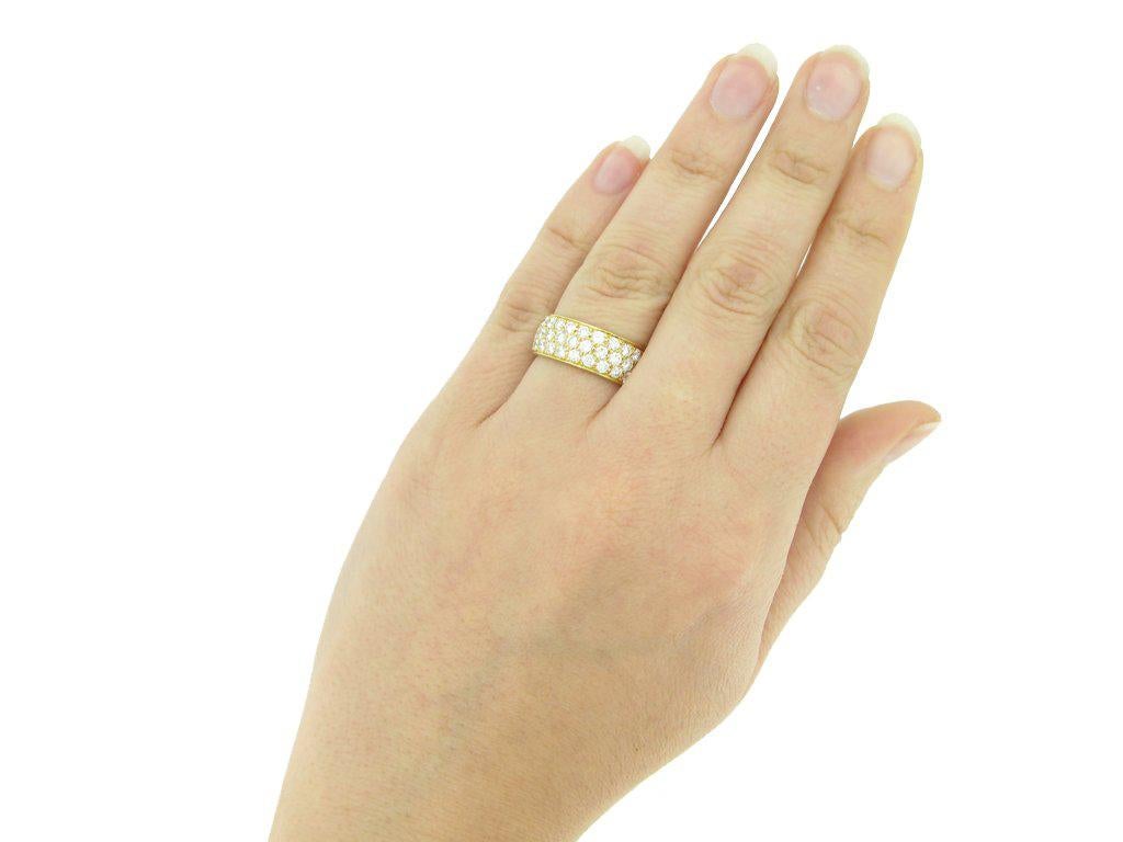 Women's Van Cleef & Arpels diamond Gold Band ring For Sale