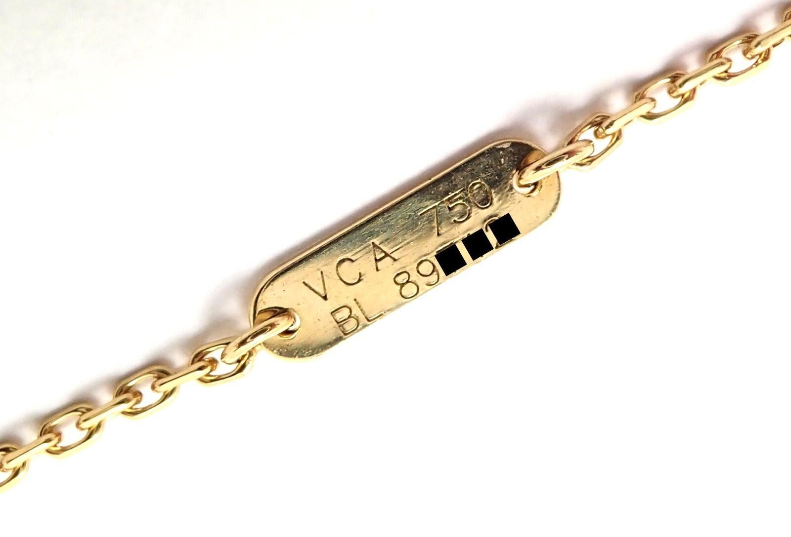 Van Cleef & Arpels Halskette mit Diamant-Gold-Knöpfen-Anhänger (Brillantschliff) im Angebot