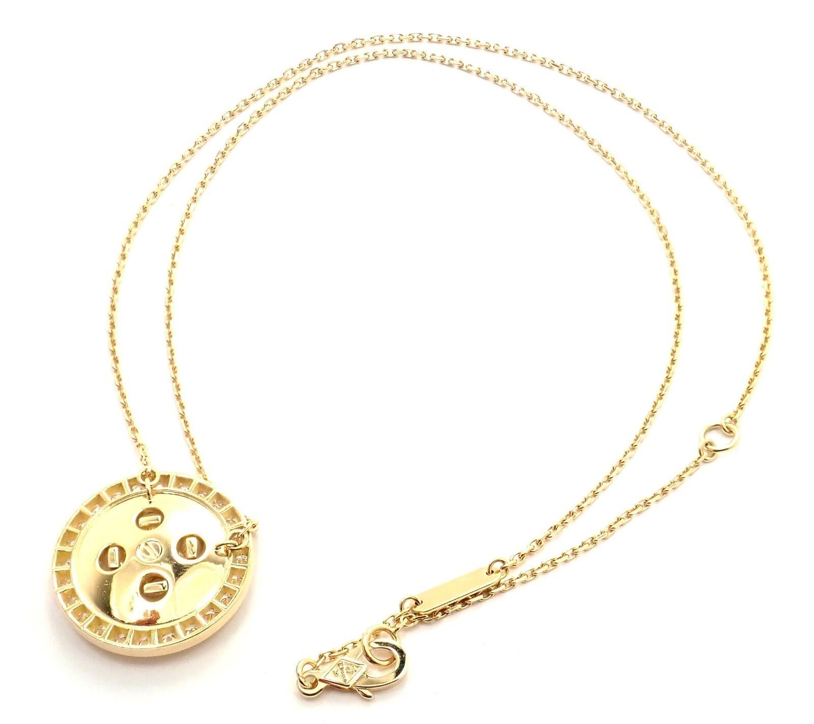 Van Cleef & Arpels Diamond Gold Button Pendant Necklace In Excellent Condition For Sale In Holland, PA