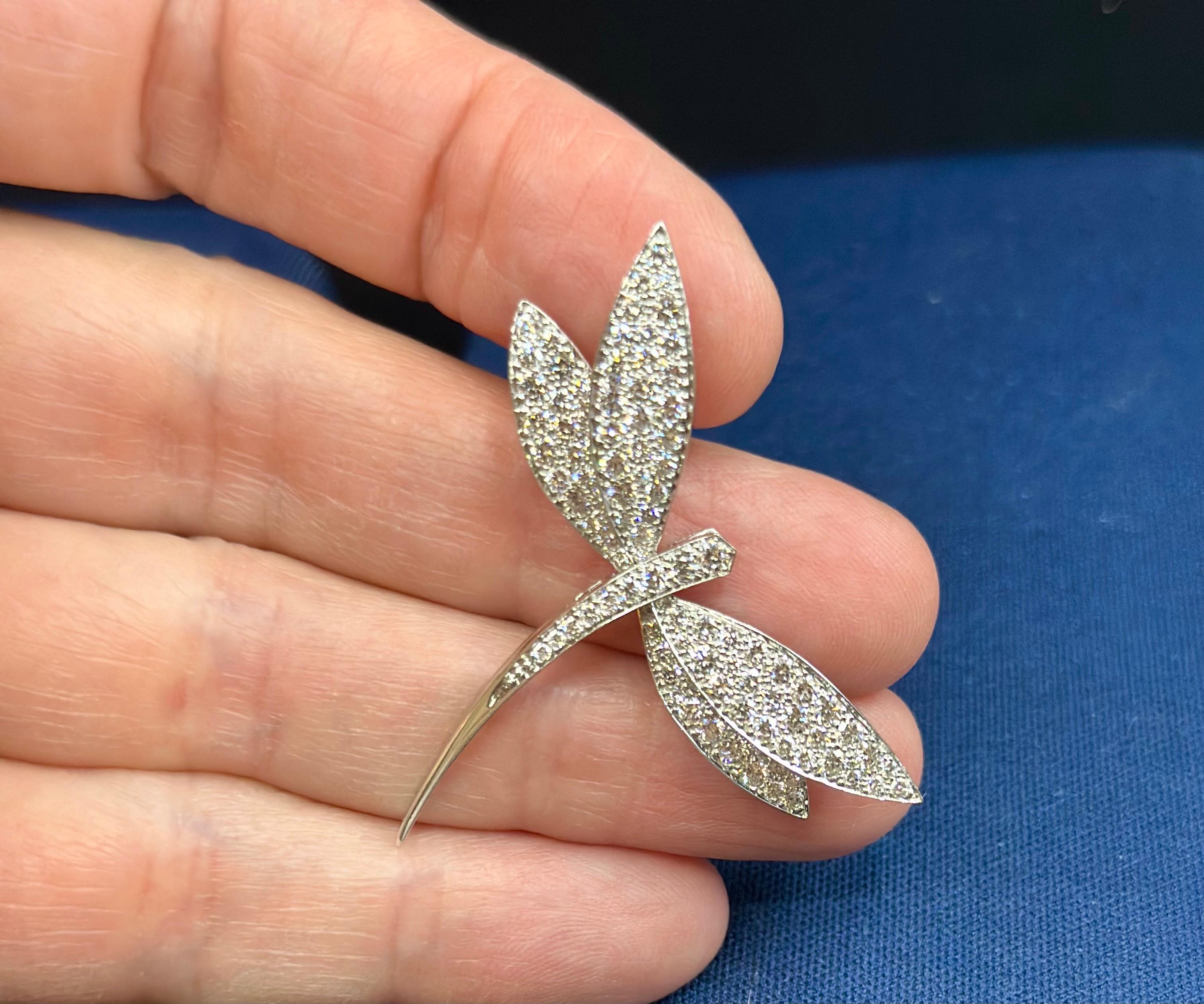 Women's or Men's Van Cleef & Arpels Diamond Gold Dragonfly Clip For Sale