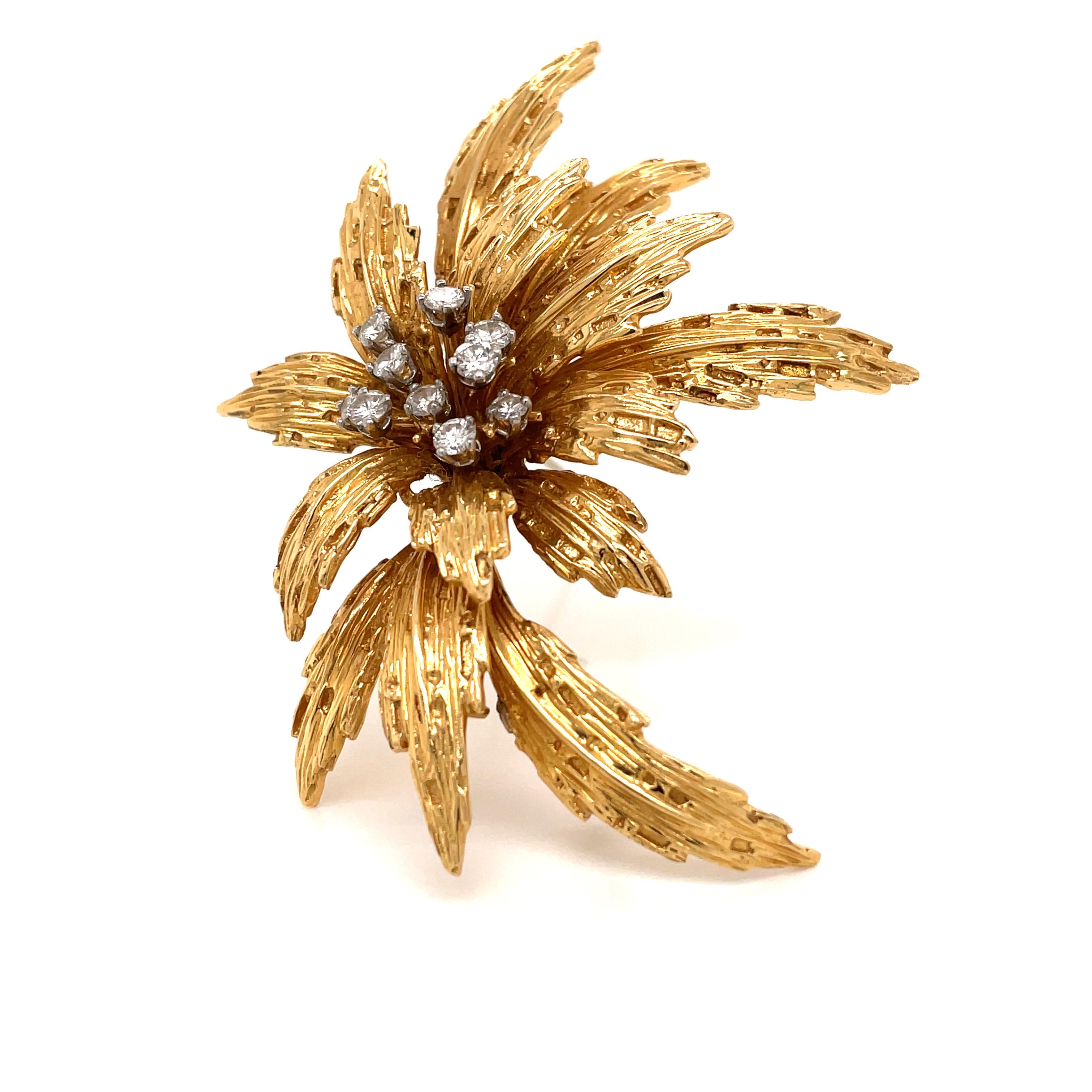 Round Cut Van Cleef & Arpels Diamond Gold Floral Motif Brooch