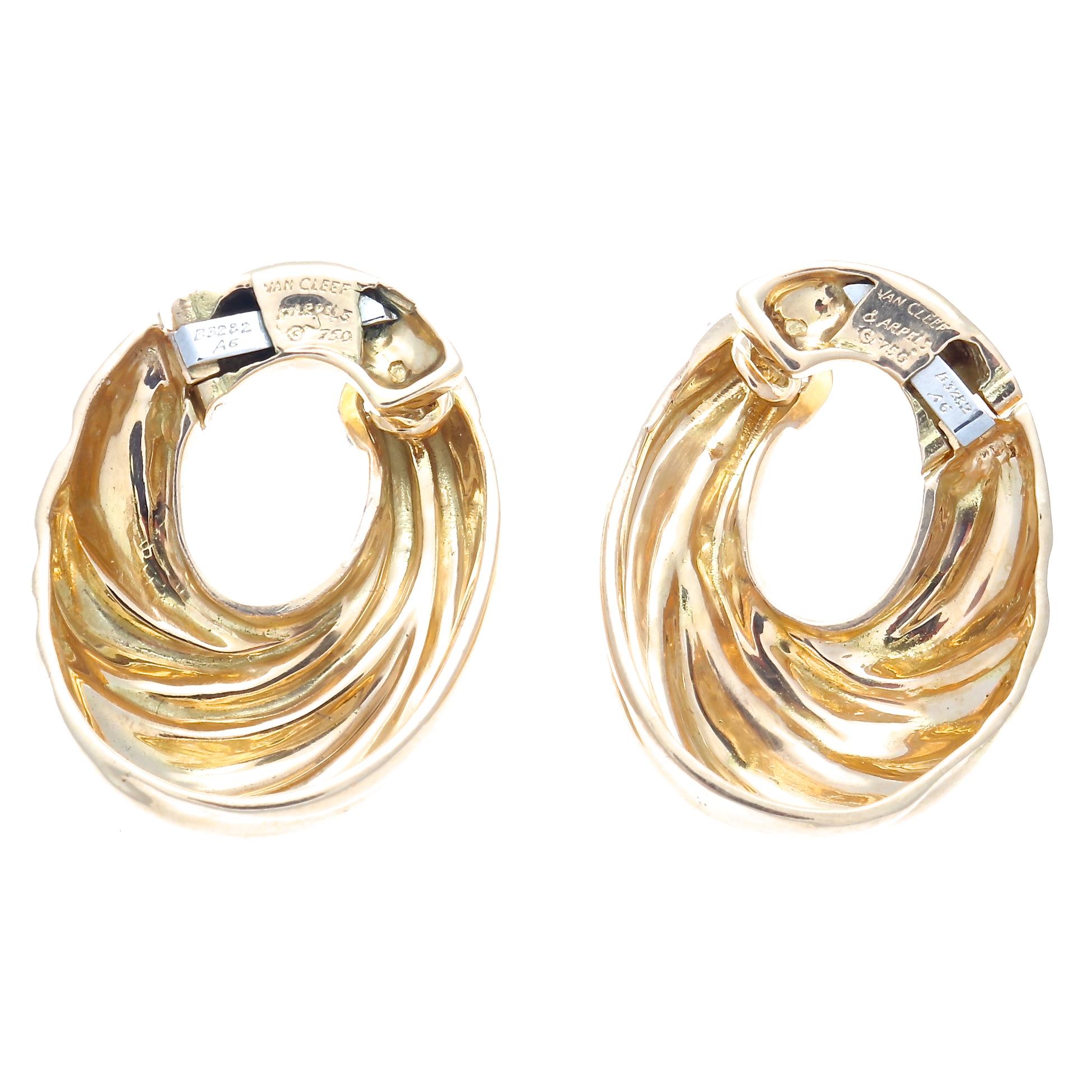 Round Cut Van Cleef & Arpels Diamond Gold Hoop Earrings