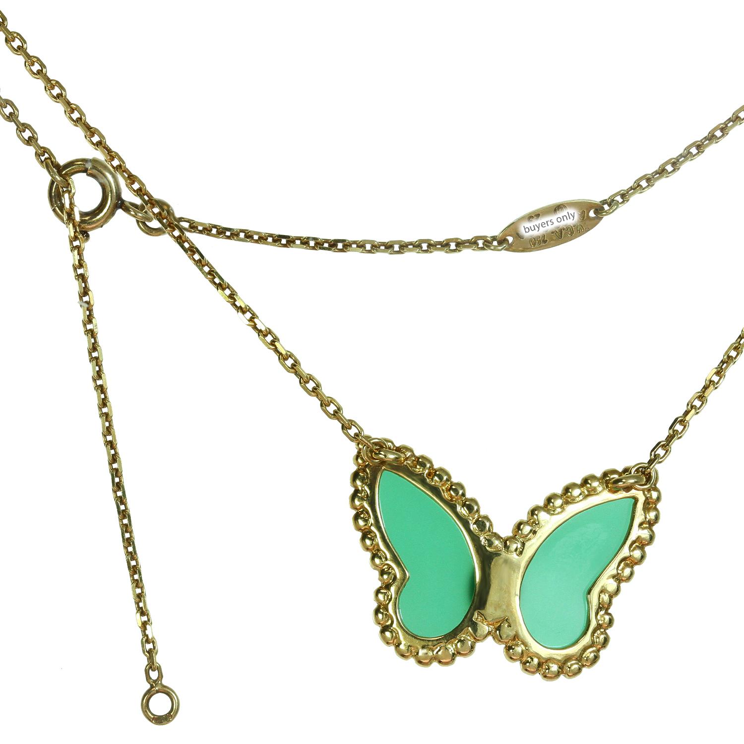 Van Cleef & Arpels Diamond Green Chalcedony 18 Karat Gold Butterfly Pendant Ne In Good Condition In New York, NY