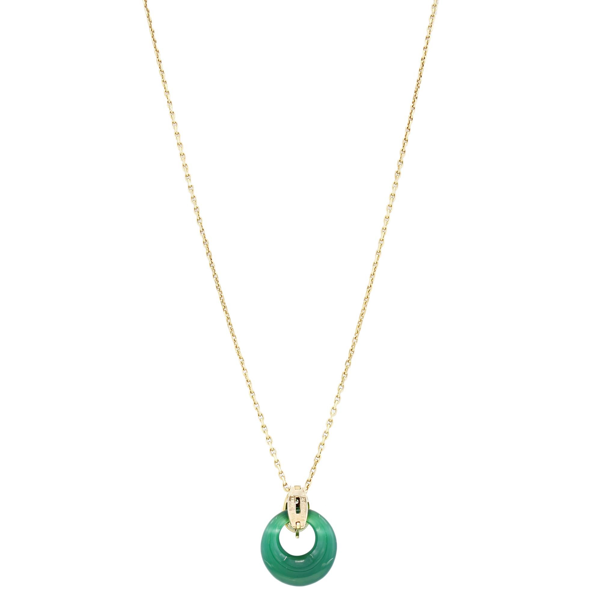Van Cleef & Arpels Diamond Green Chalcedony Yellow Gold Pendant Necklace In Excellent Condition In New York, NY