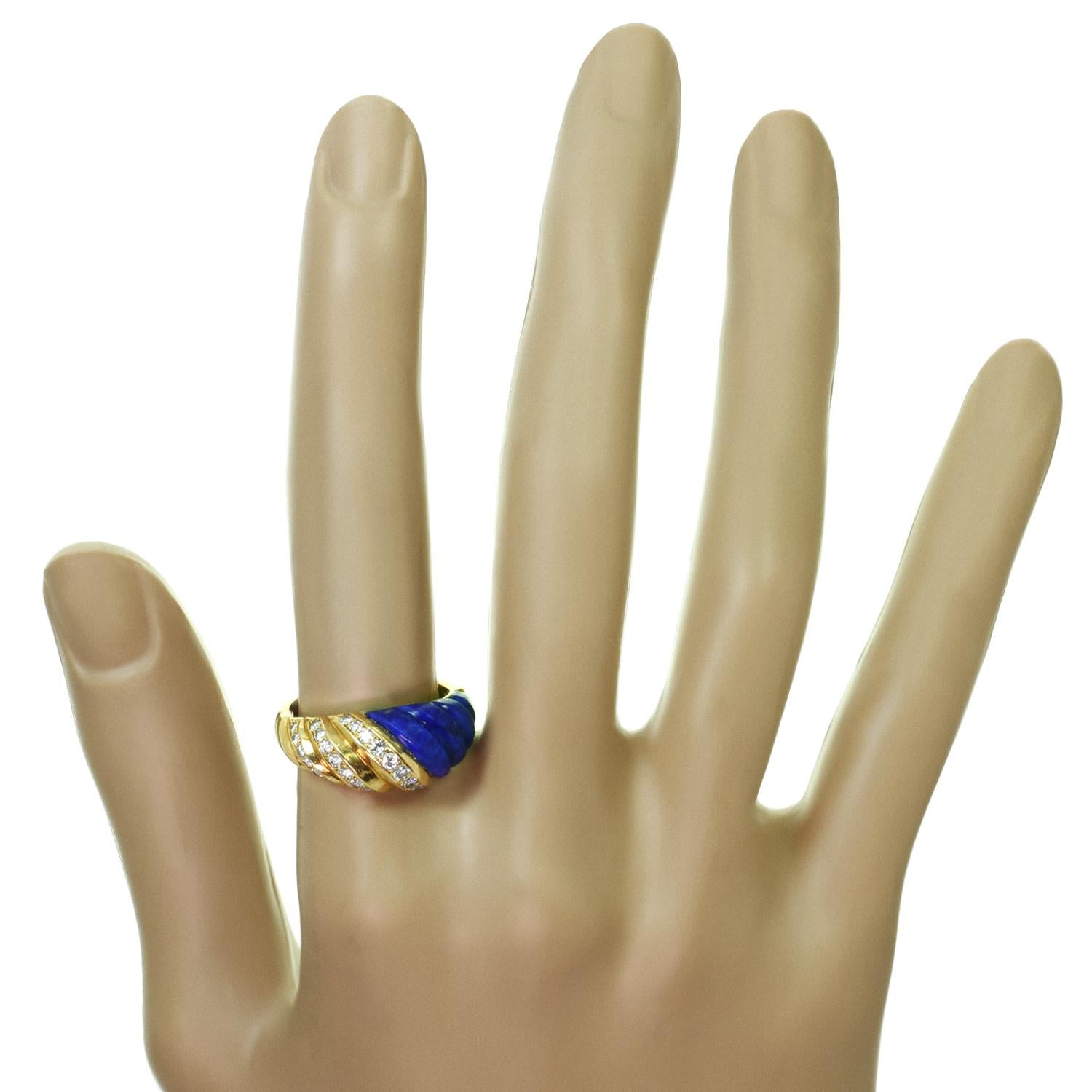 Taille brillant VAN CLEEF & ARPELS Diamond Lapis Lazuli Yellow Gold Ring. Sz. 54 en vente