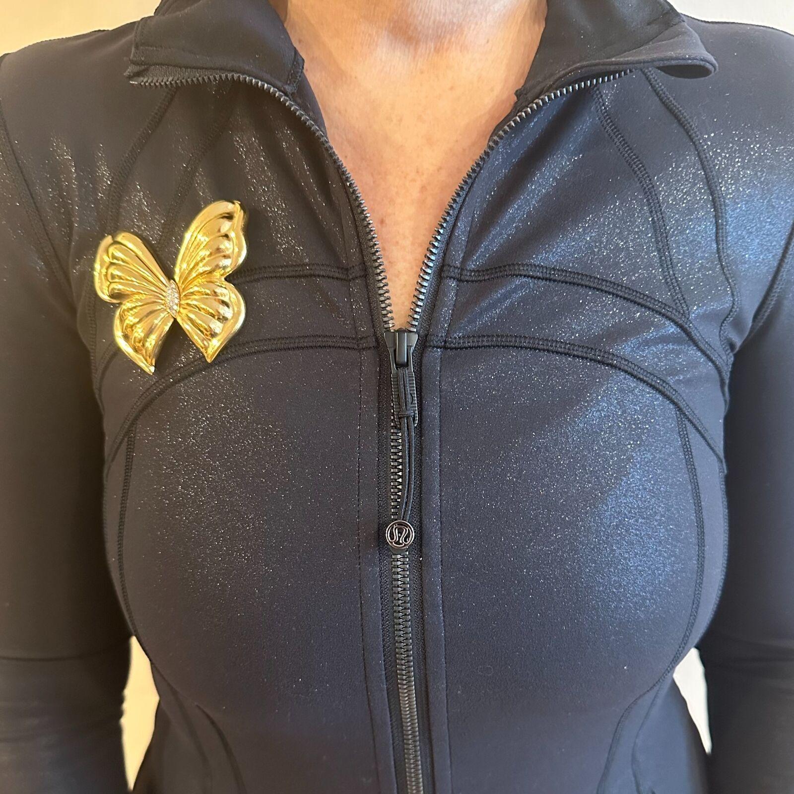Van Cleef & Arpels Broche de oro amarillo con mariposa grande de diamantes en Excelente estado para la venta en Southampton, PA