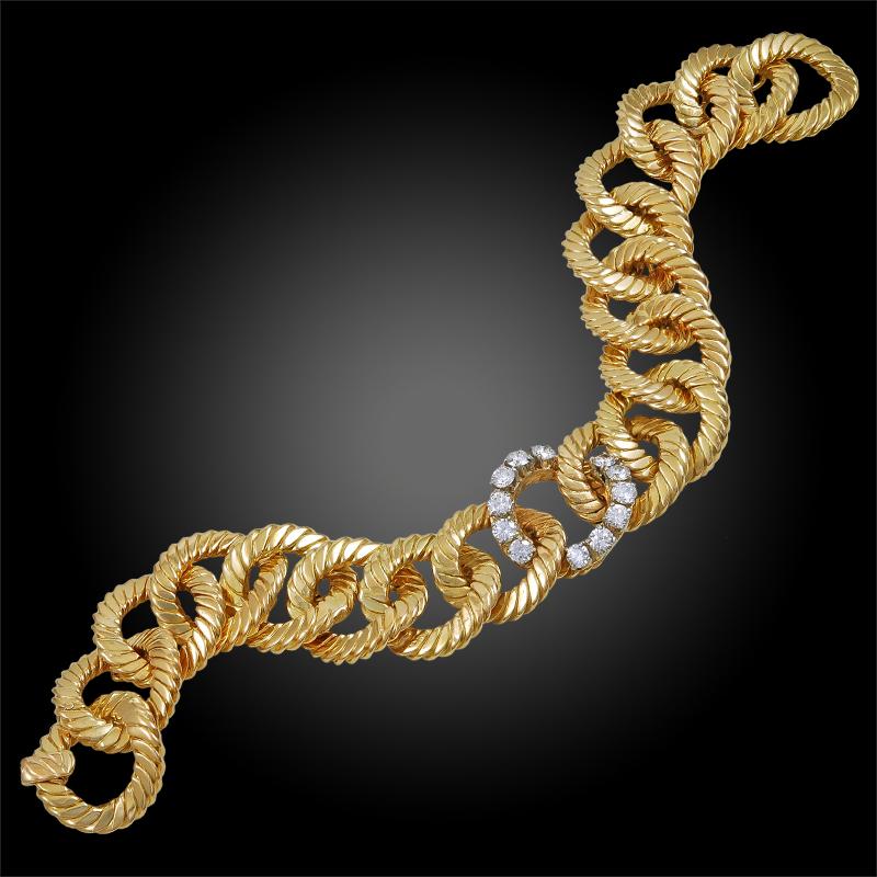 18k yellow gold diamond link bracelet, signed Van Cleef & Arpels.
dimensions approx. 7.25