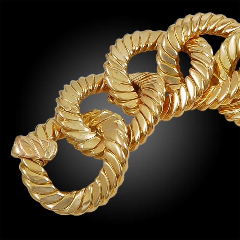 Van Cleef & Arpels Diamond Yellow Gold Link Bracelet In Good Condition In New York, NY