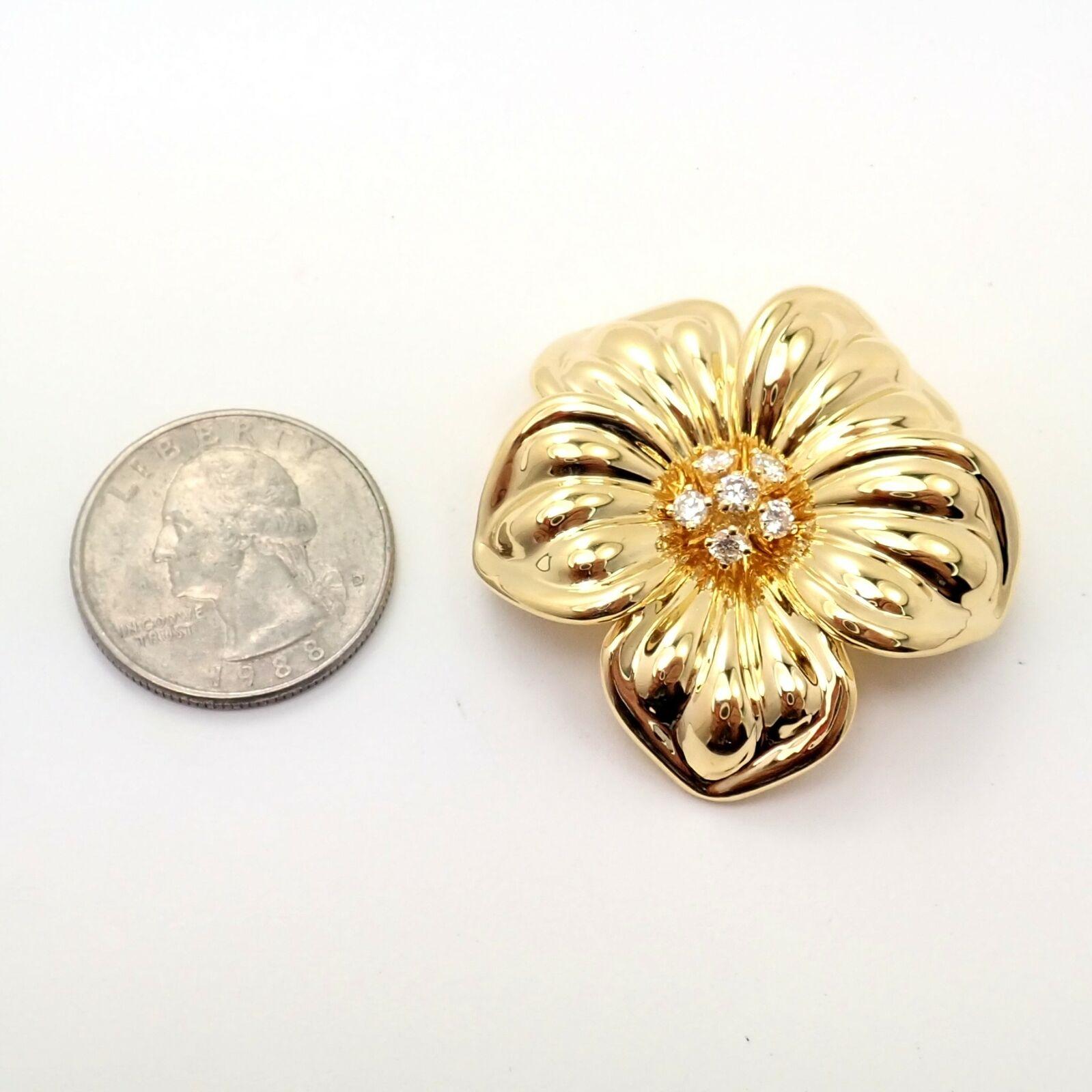 Brilliant Cut Van Cleef & Arpels Diamond Magnolia Flower Yellow Gold Pin Brooch For Sale