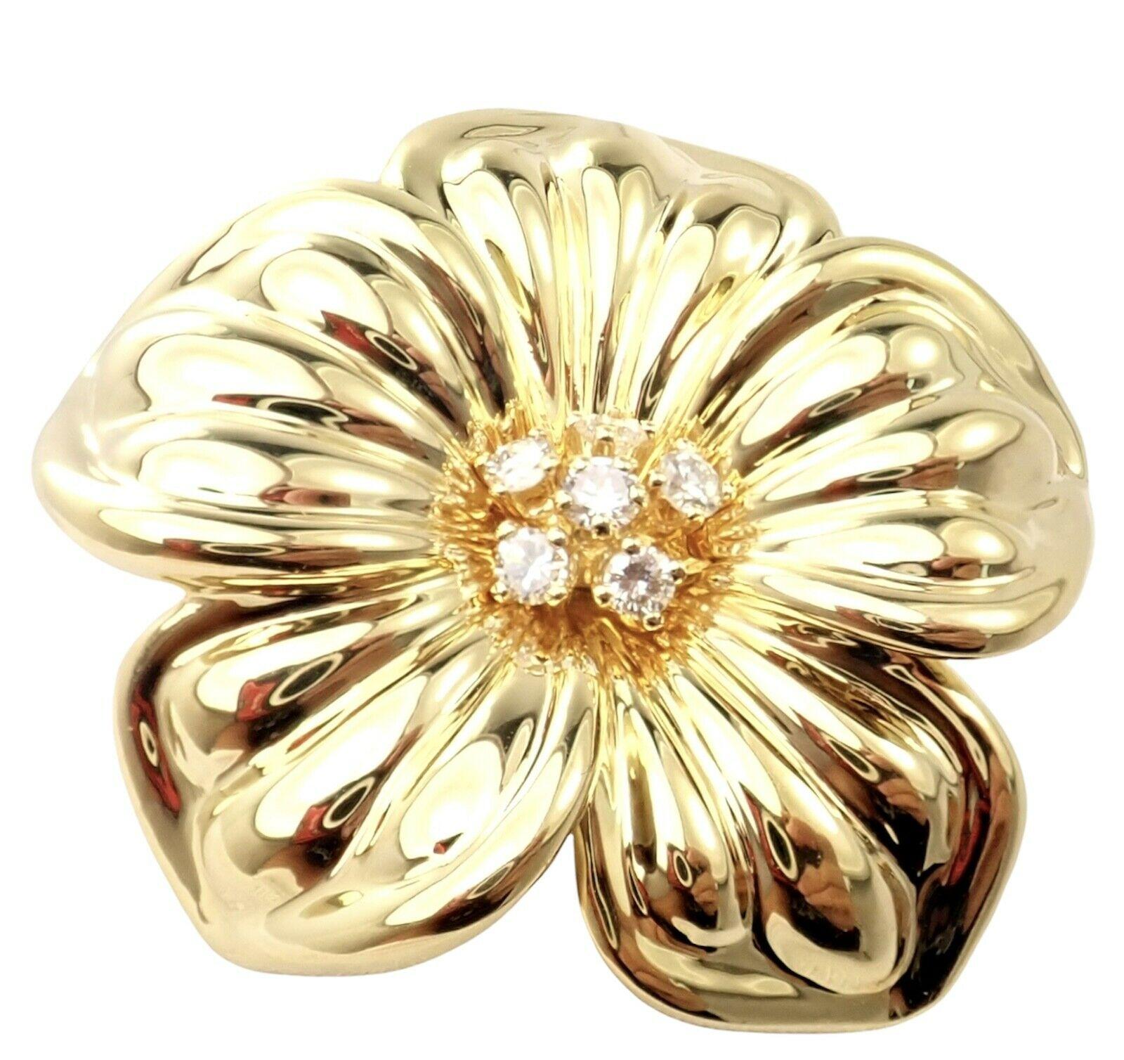 Van Cleef & Arpels Diamond Magnolia Flower Yellow Gold Pin Brooch For Sale 2