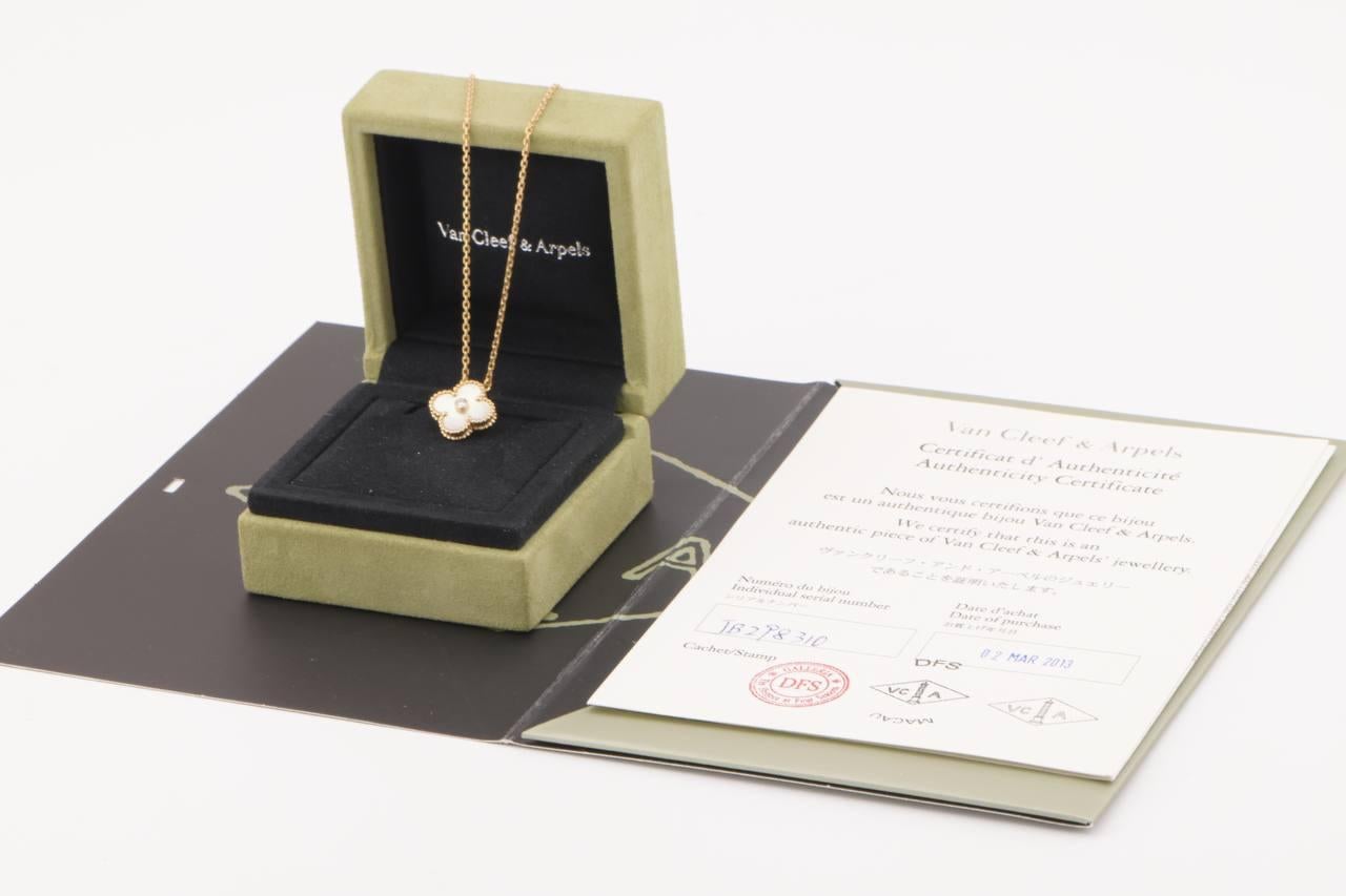 18k Yellow Gold Limited Edition Mother Of Pearl Necklace was released in 2012 Christmas as the holiday pendant. VCA doesn't create this version anymore, truly collective piece!

Dandelion Antiques Code:  AT-0981
Brand:  Van Cleef & Arpels
Model: 