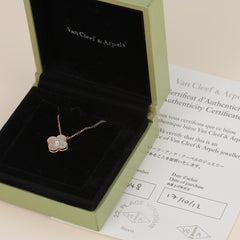 Van Cleef & Arpels, collier Alhambra en nacre et diamants, édition limitée