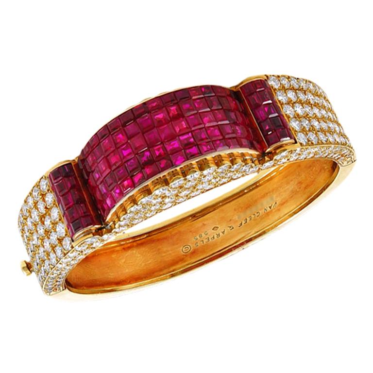 Van Cleef & Arpels Diamond Mystery-Set Ruby Gold Bangle Bracelet