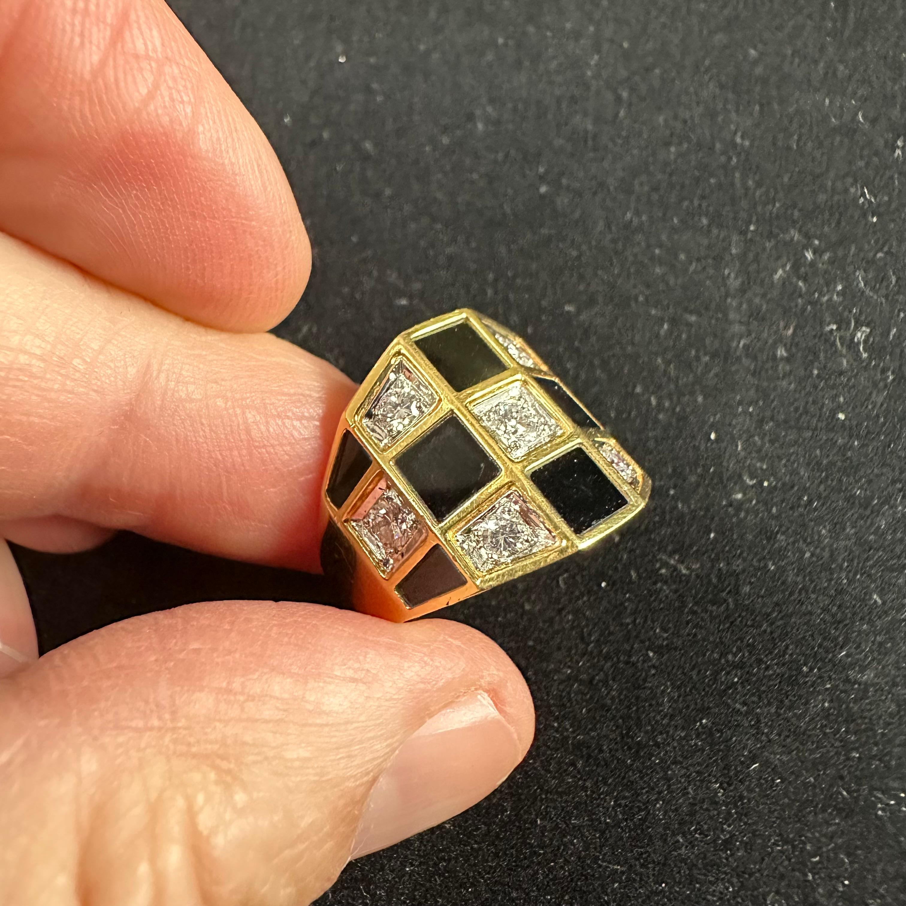 Van Cleef & Arpels Diamond Onyx Checkerboard ring made in France In Excellent Condition For Sale In Beverly Hills, CA