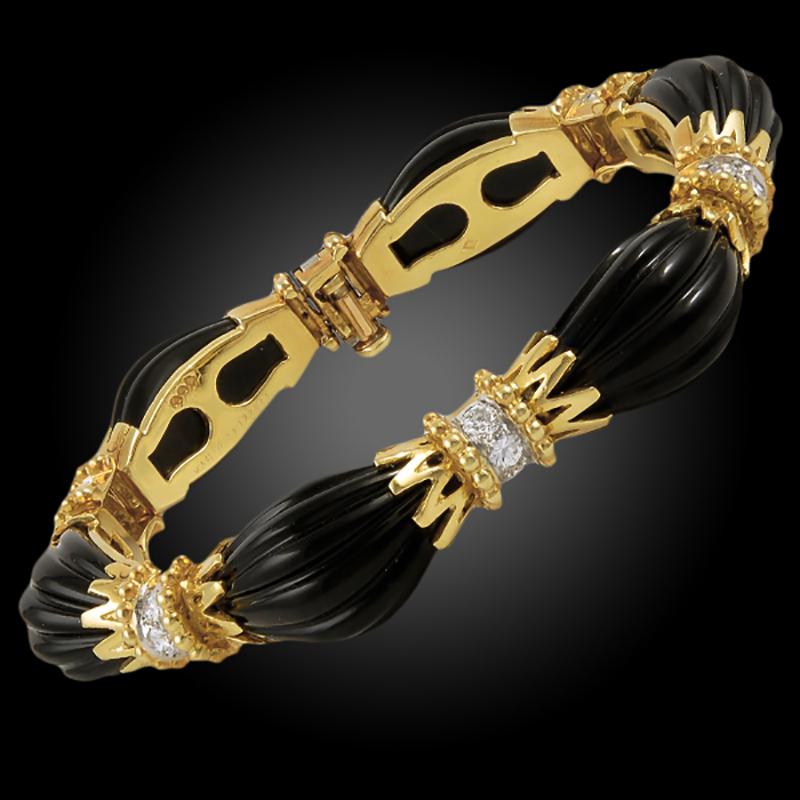 Round Cut Van Cleef & Arpels Diamond Carved Onyx Yellow Gold Convertible Suite