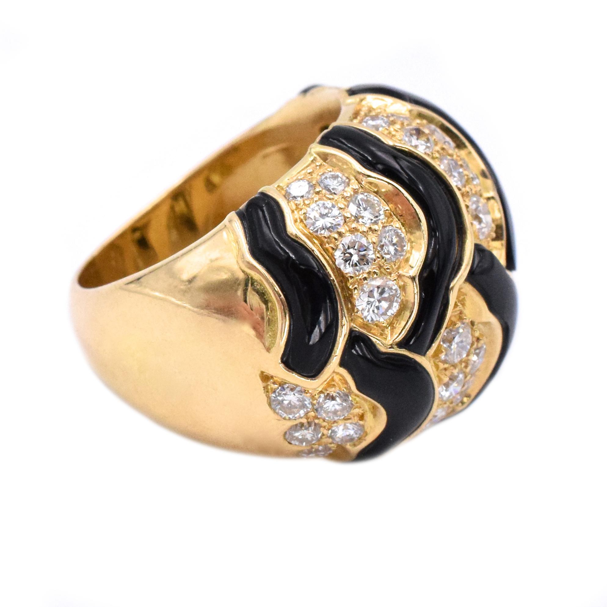 Van Cleef & Arpels Diamond Onyx Ring In Excellent Condition For Sale In New York, NY