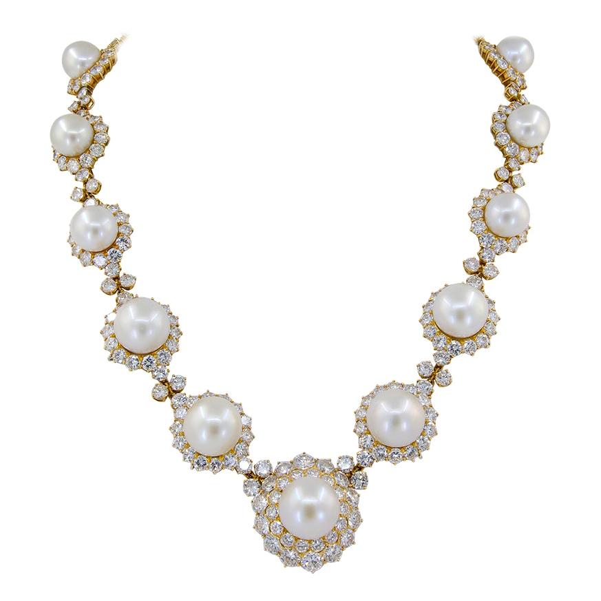 Van Cleef & Arpels Halskette aus Gelbgold mit Diamanten und Perlen im Angebot