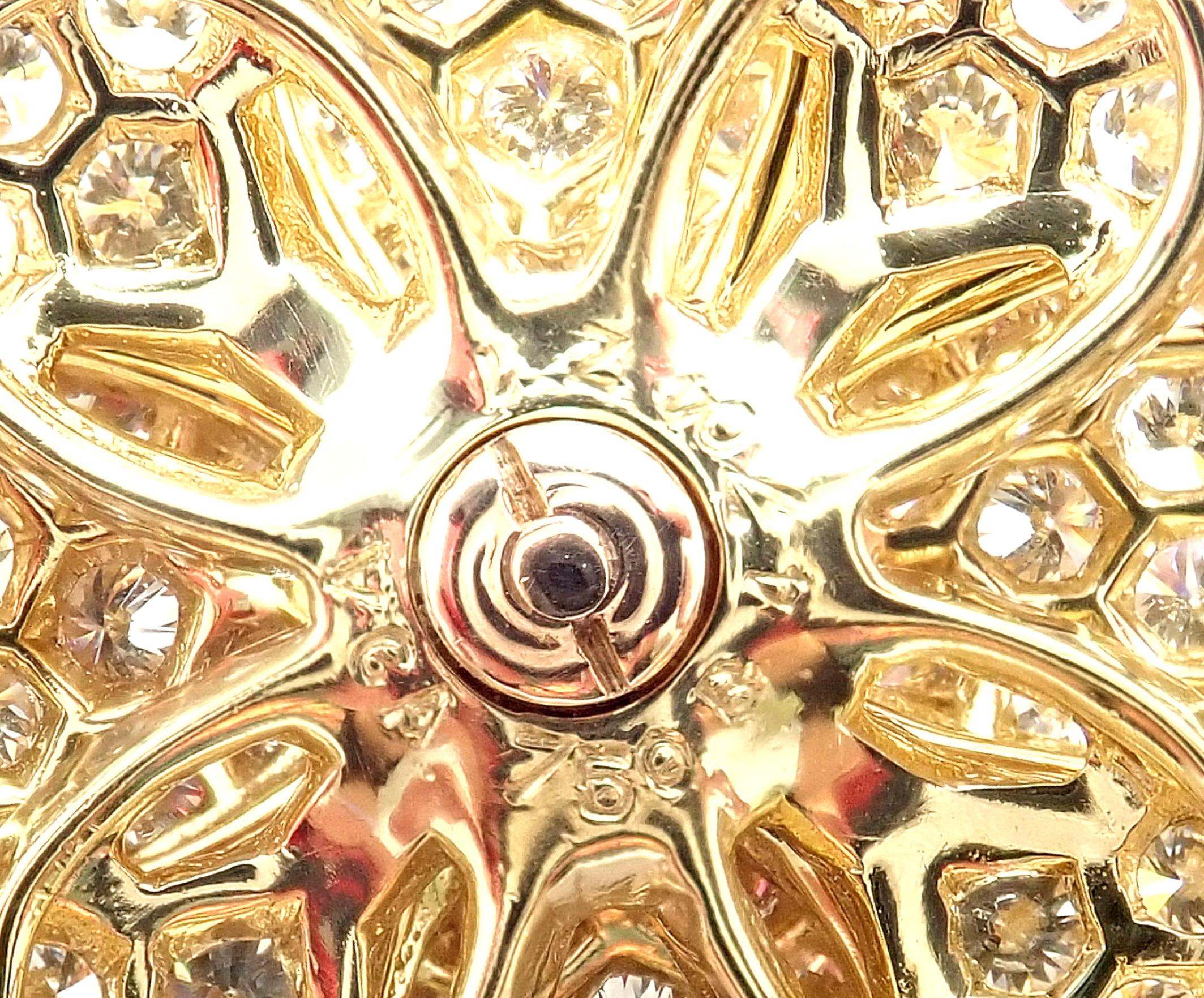 Van Cleef & Arpels Collier pendentif fleur en or jaune avec diamants et saphirs roses en vente 2