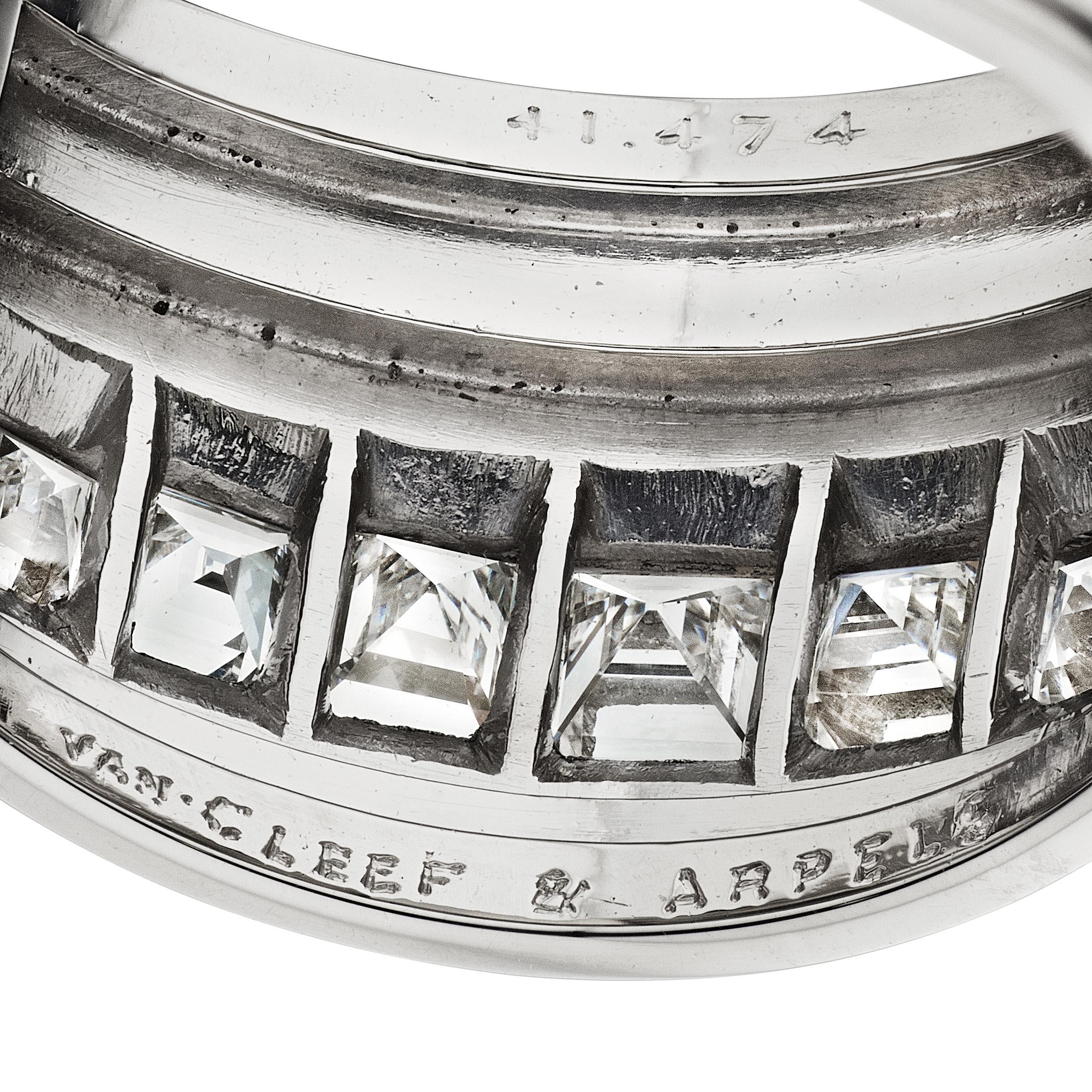 Van Cleef & Arpels Diamant Platin Mid-Century Dome Band Ring (Rundschliff) im Angebot
