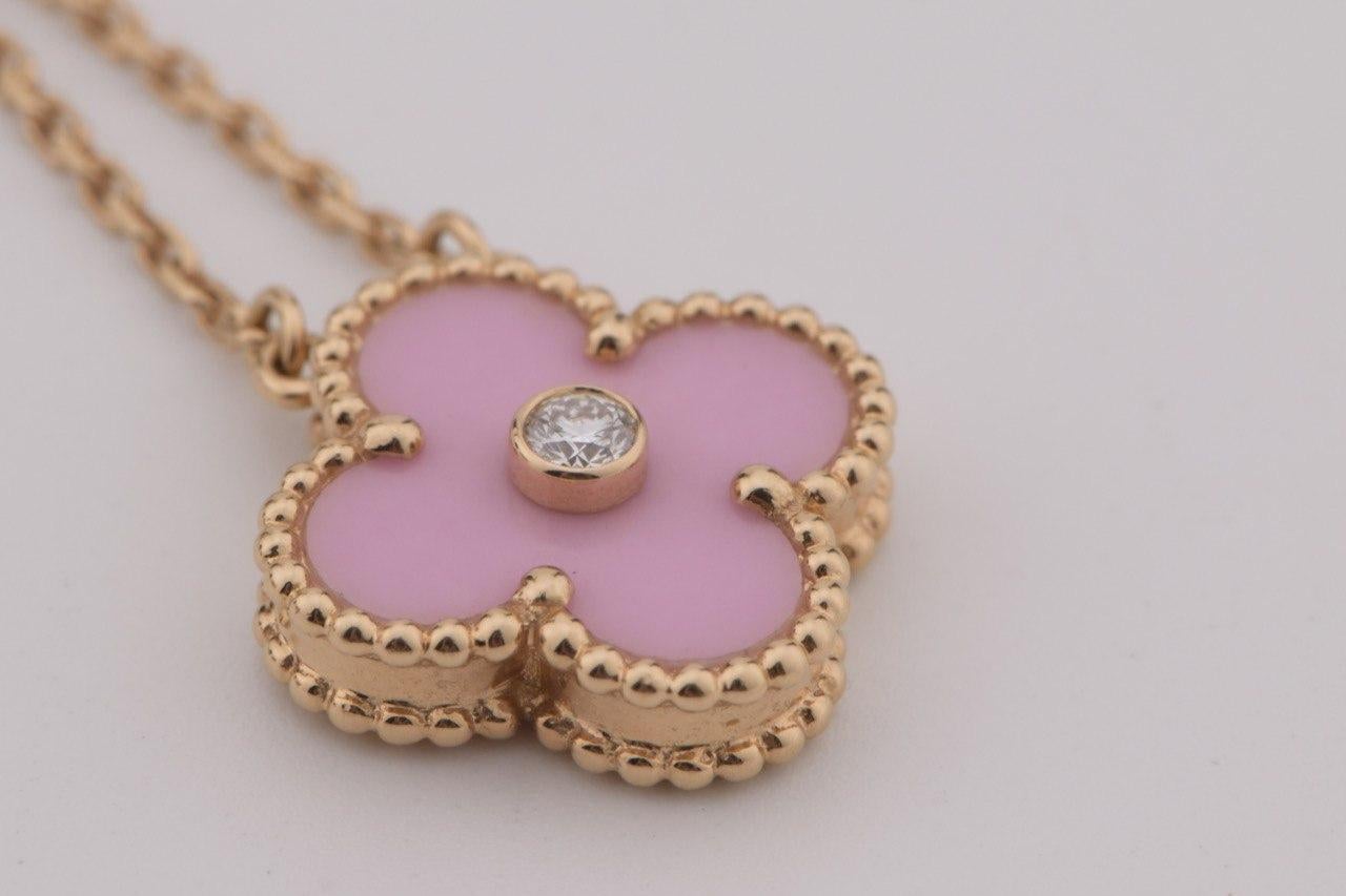 18k Rose Gold Limited Edition Alhambra Diamond And Pink Porcelain Necklace was released in 2015 Christmas as the holiday pendant. VCA doesn't create this version anymore, truly collective piece!

Dandelion Antiques Code	AT-0820
Brand	               