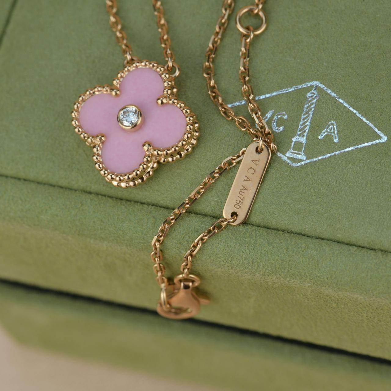 Van Cleef & Arpels Diamond Porcelain Limited Edition Alhambra Rose Gold Necklace In Excellent Condition In Banbury, GB