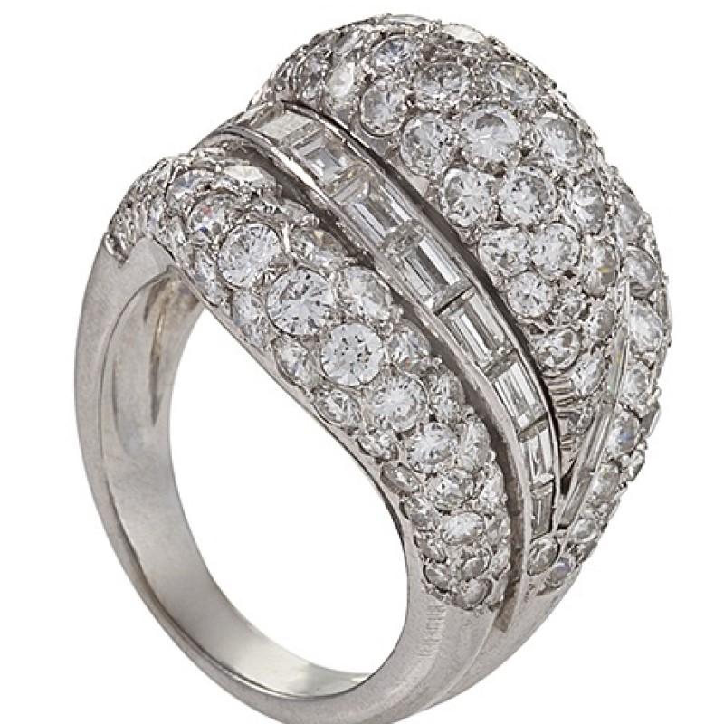 Van Cleef & Arpels Diamant-Bombé-Ring  im Zustand „Hervorragend“ im Angebot in New York, NY