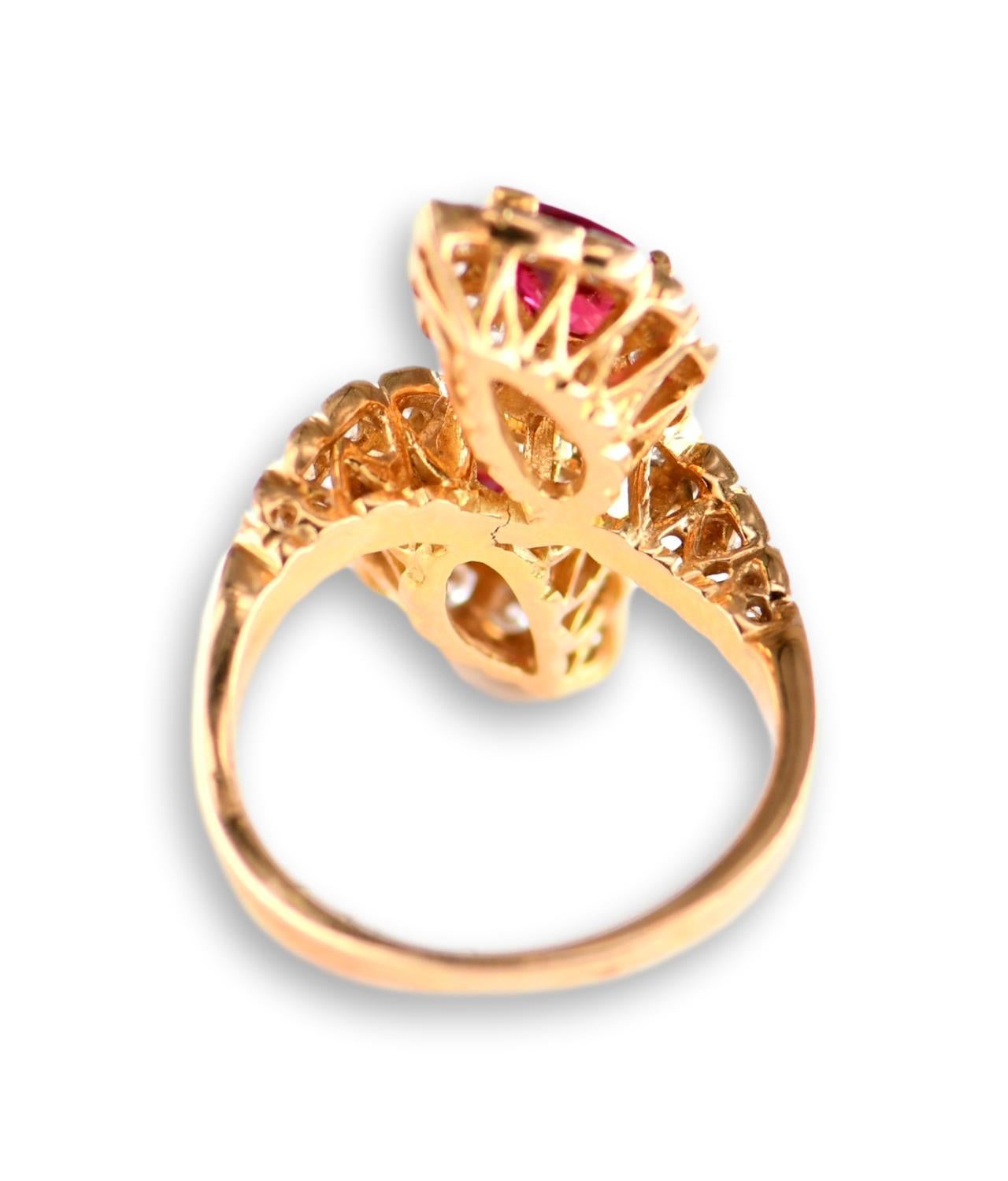 Van Cleef & Arpels Diamond Ruby Yellow Gold Engagement Ring 3