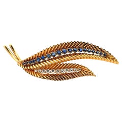 Van Cleef & Arpels Diamond Sapphire 18 Karat Yellow Gold Vintage Leaf Brooch