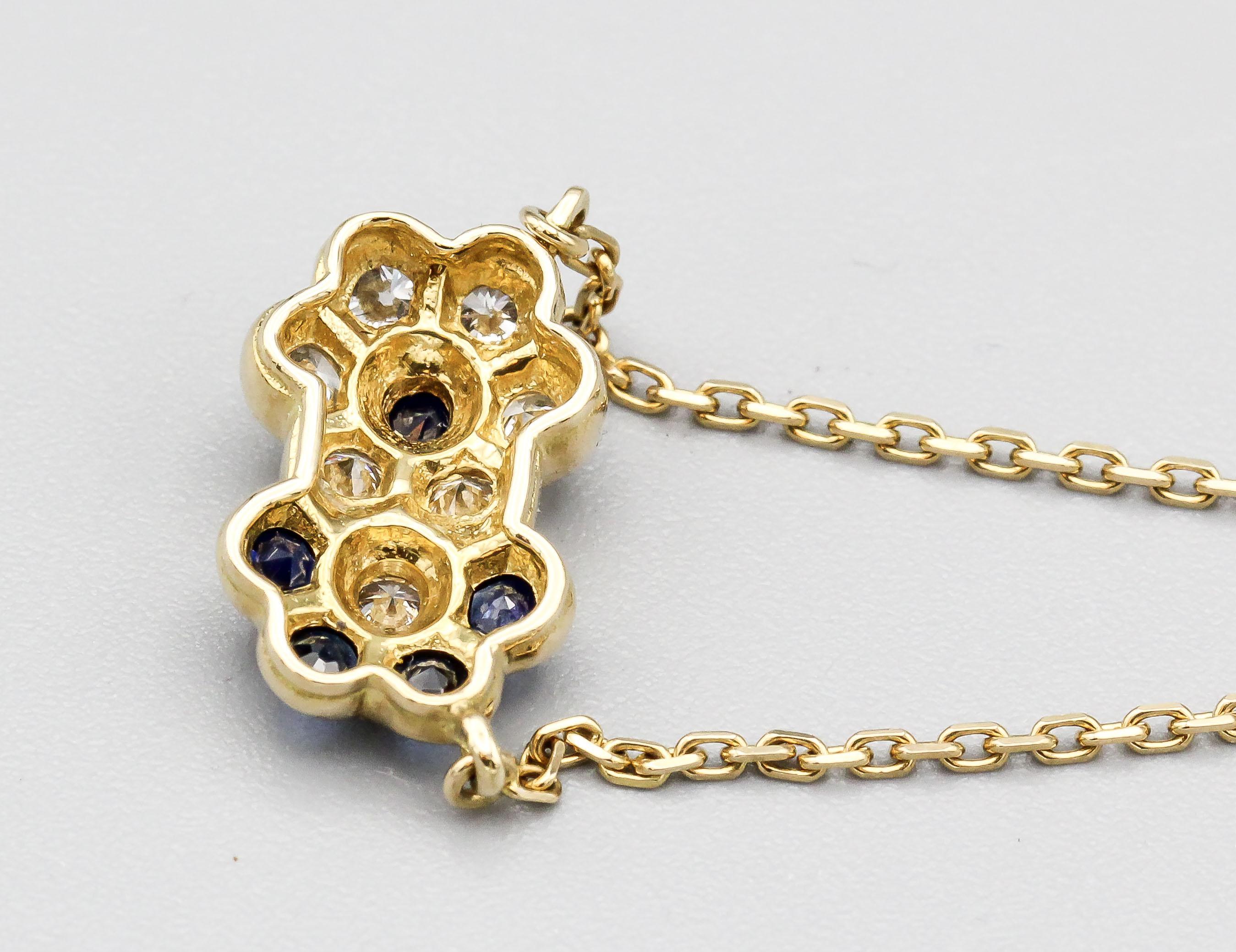 Women's Van Cleef & Arpels Diamond Sapphire 18k Yellow Gold Flower Pendant Necklace For Sale