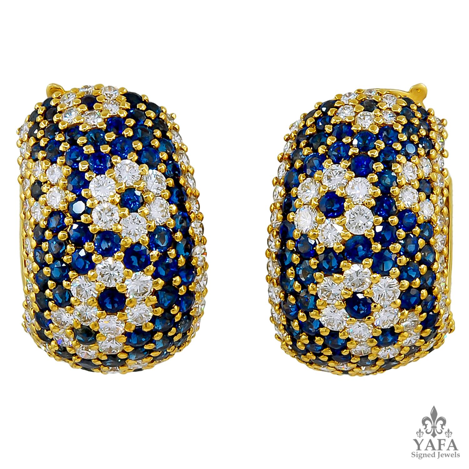 Van Cleef & Arpels Boucles d'oreilles en or saphir et diamant vintage
Boucles d'oreilles Van Cleef classiques, chics et faciles à porter, du jour au soir
Paire de clips d'oreille en or jaune 18k, sertis de saphirs à taille circulaire et de diamants,