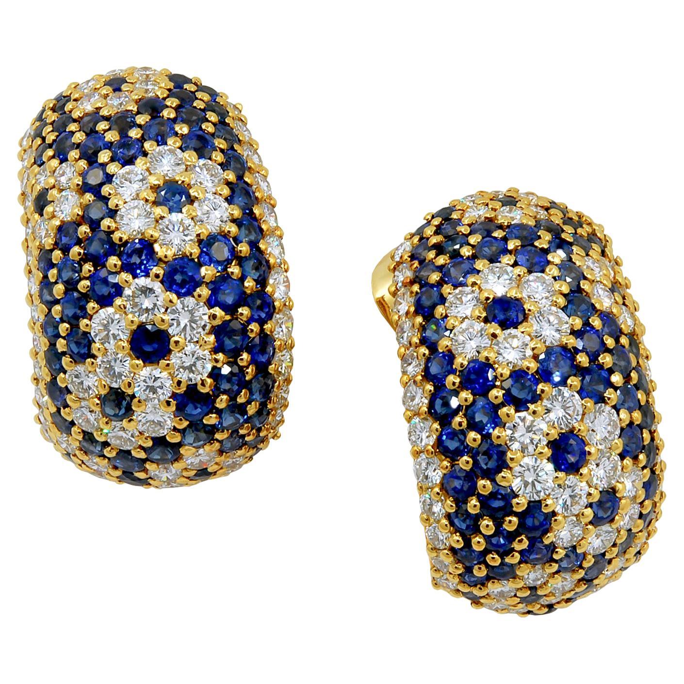 Van Cleef & Arpels Boucles d'oreilles vintage en or avec diamants et saphirs en vente