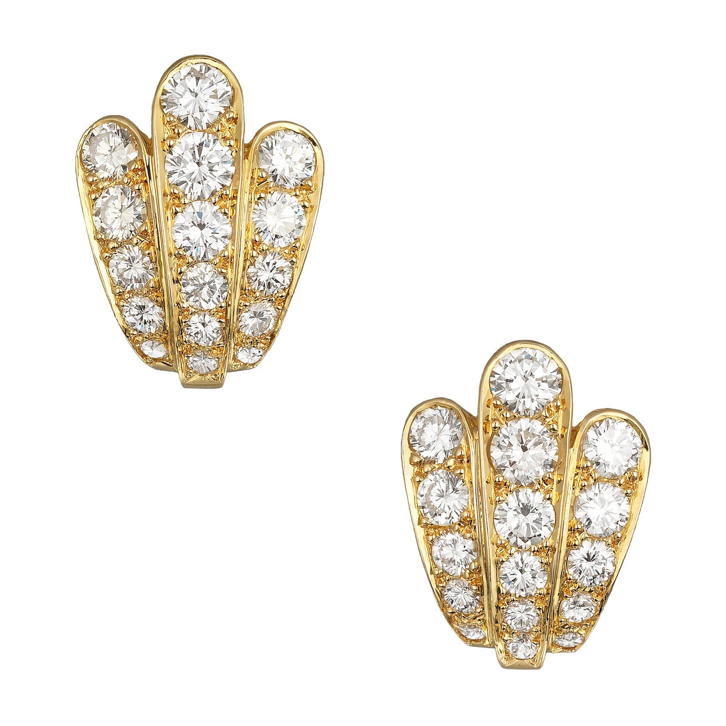 Van Cleef & Arpels Diamond Scallop Shell Vintage Earrings in 18K Gold