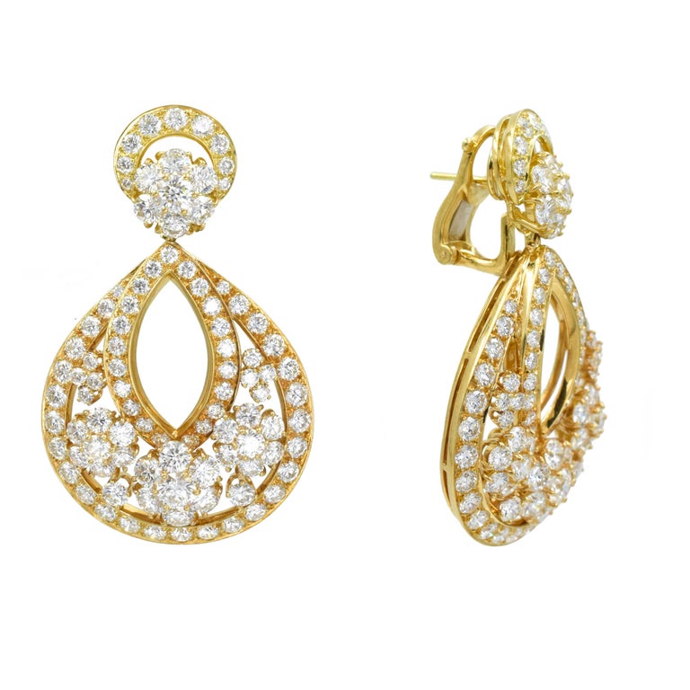 Van Cleef and Arpels Diamond 'Snowflake' Large Earrings For Sale at 1stDibs
