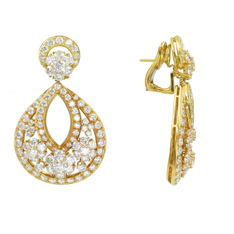 Van Cleef and Arpels Diamond 'Snowflake' Large Earrings For Sale at 1stDibs