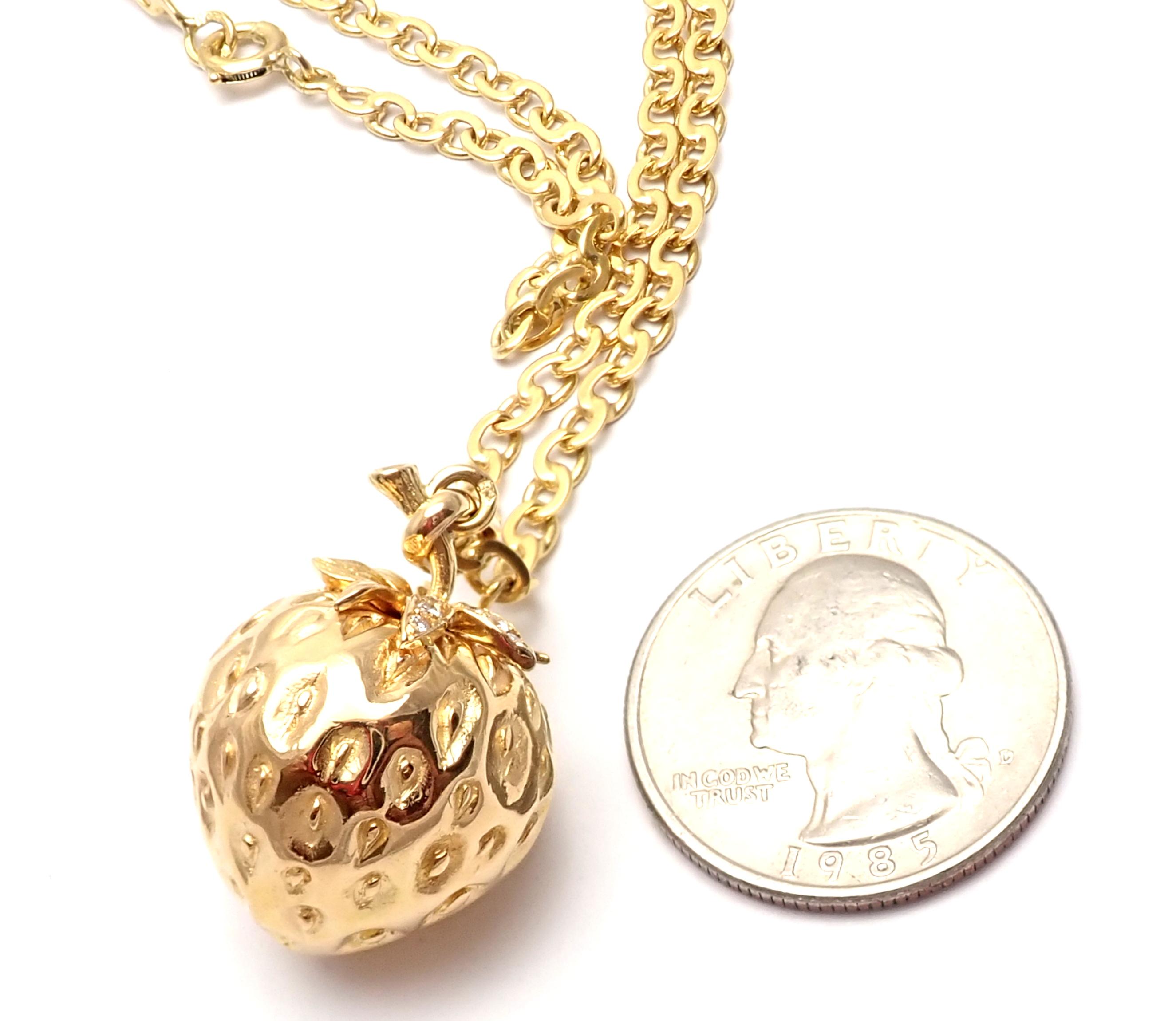 Van Cleef & Arpels Diamond Strawberry Yellow Gold Pendant Necklace 4