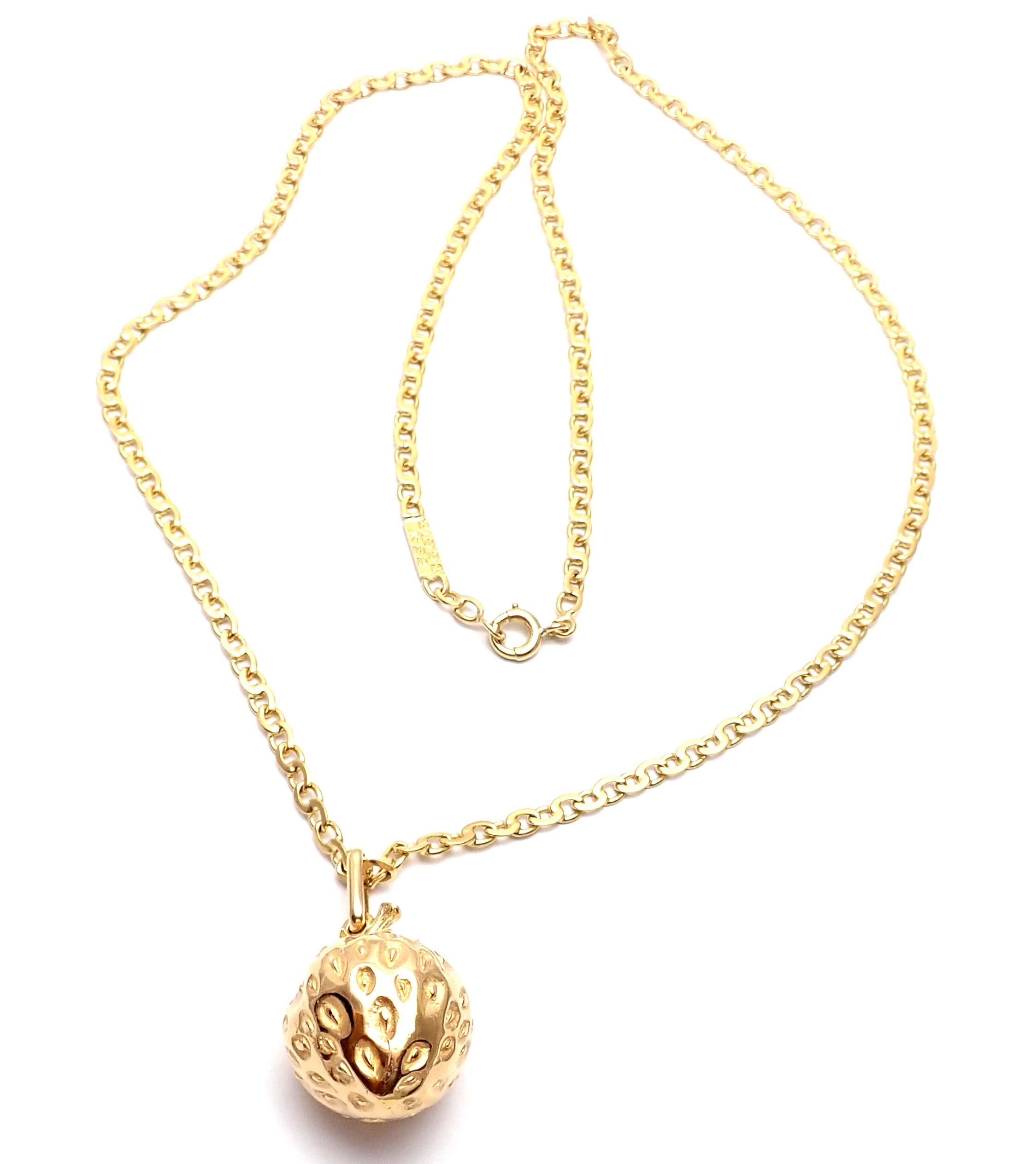 Van Cleef & Arpels Diamond Strawberry Yellow Gold Pendant Necklace 5