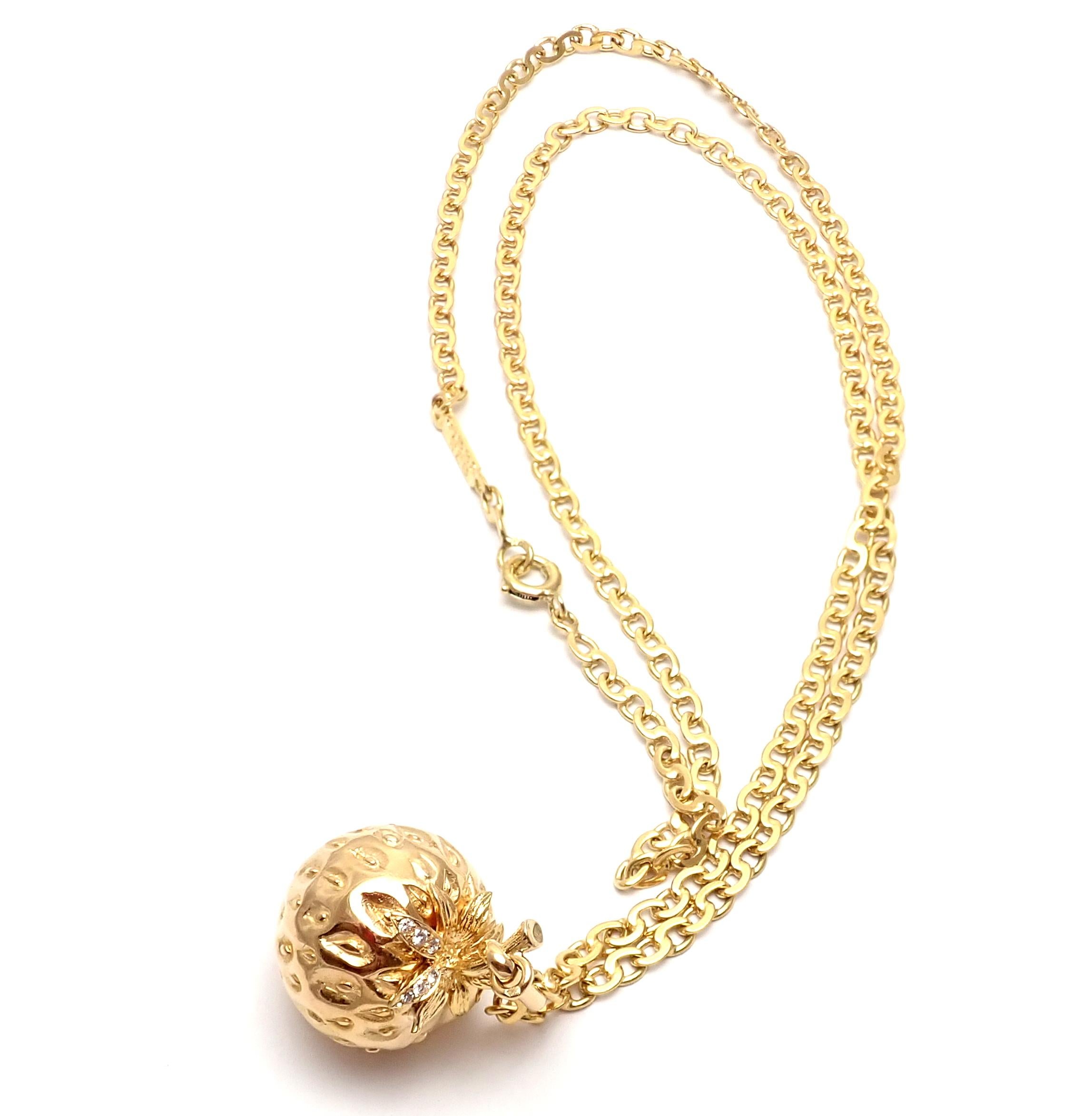 Van Cleef & Arpels Diamond Strawberry Yellow Gold Pendant Necklace 2