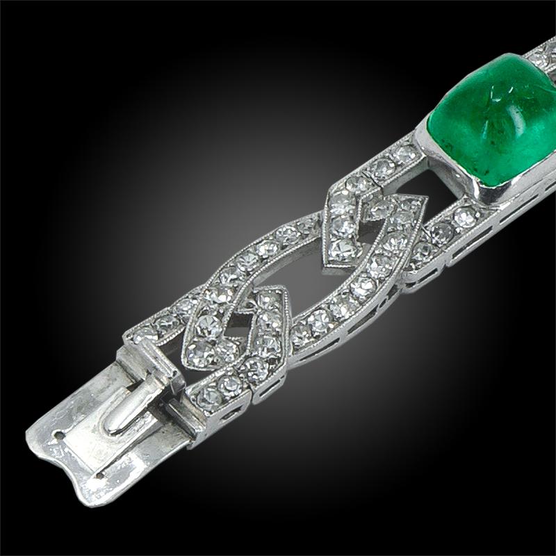 Brazalete art déco de platino, engastado con cinco esmeraldas 