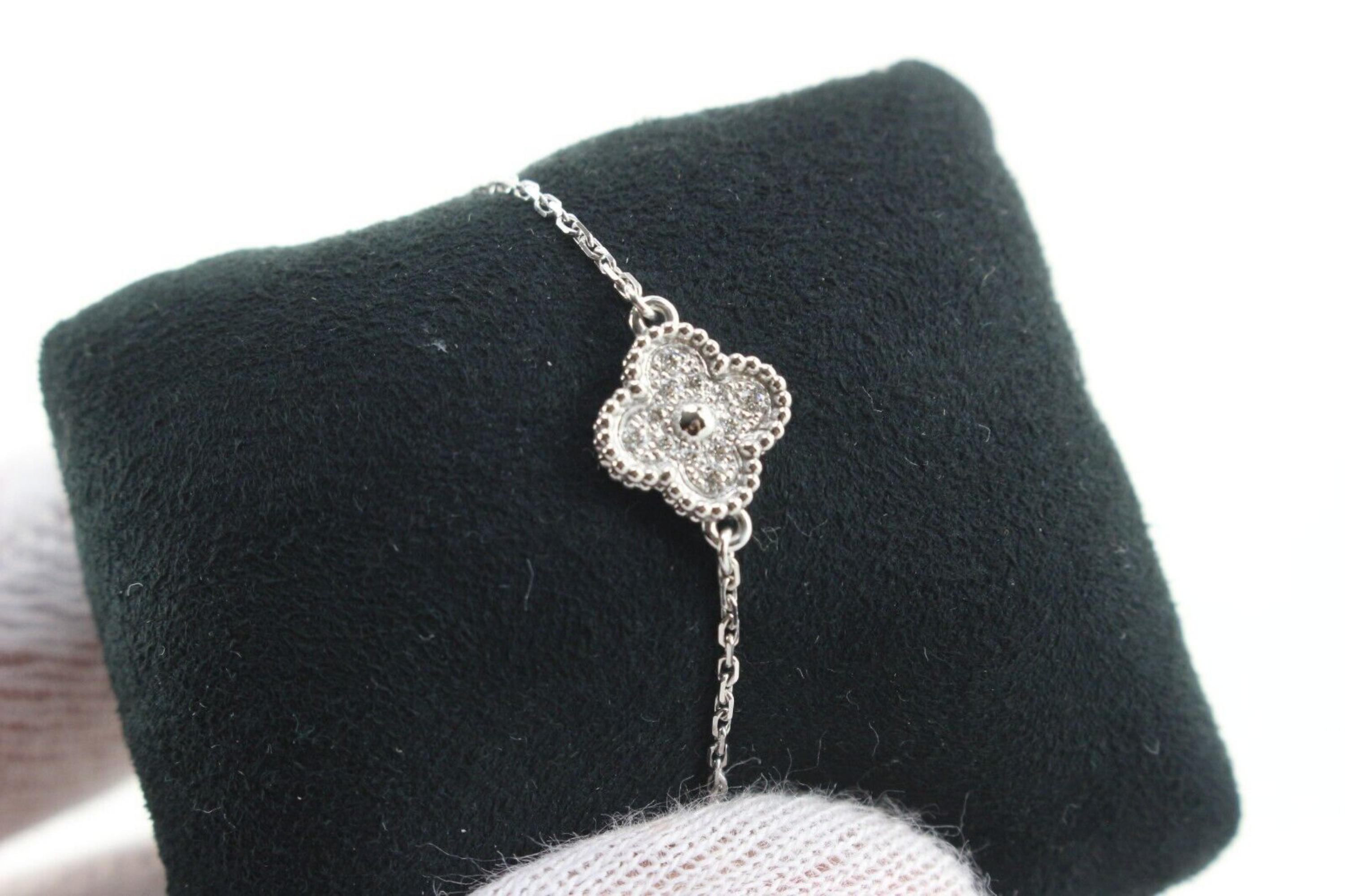 Van Cleef & Arpels Diamond Sweet Alhambra 1 Motif White Gold Bracelet 2VCA0324 For Sale 6