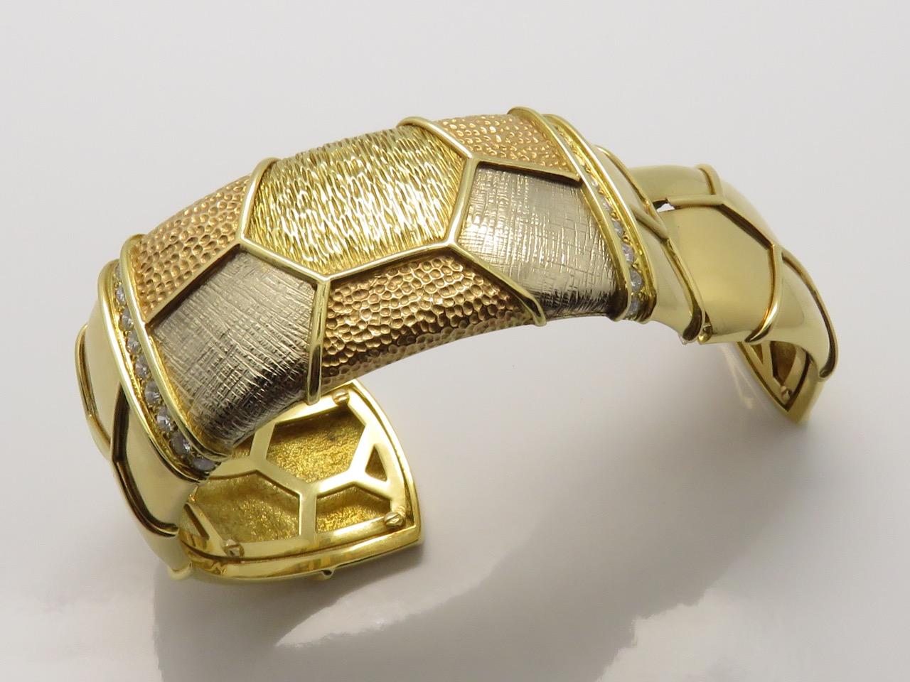 Van Cleef & Arpels Diamond Three Gold Necklace-Bracelet 6
