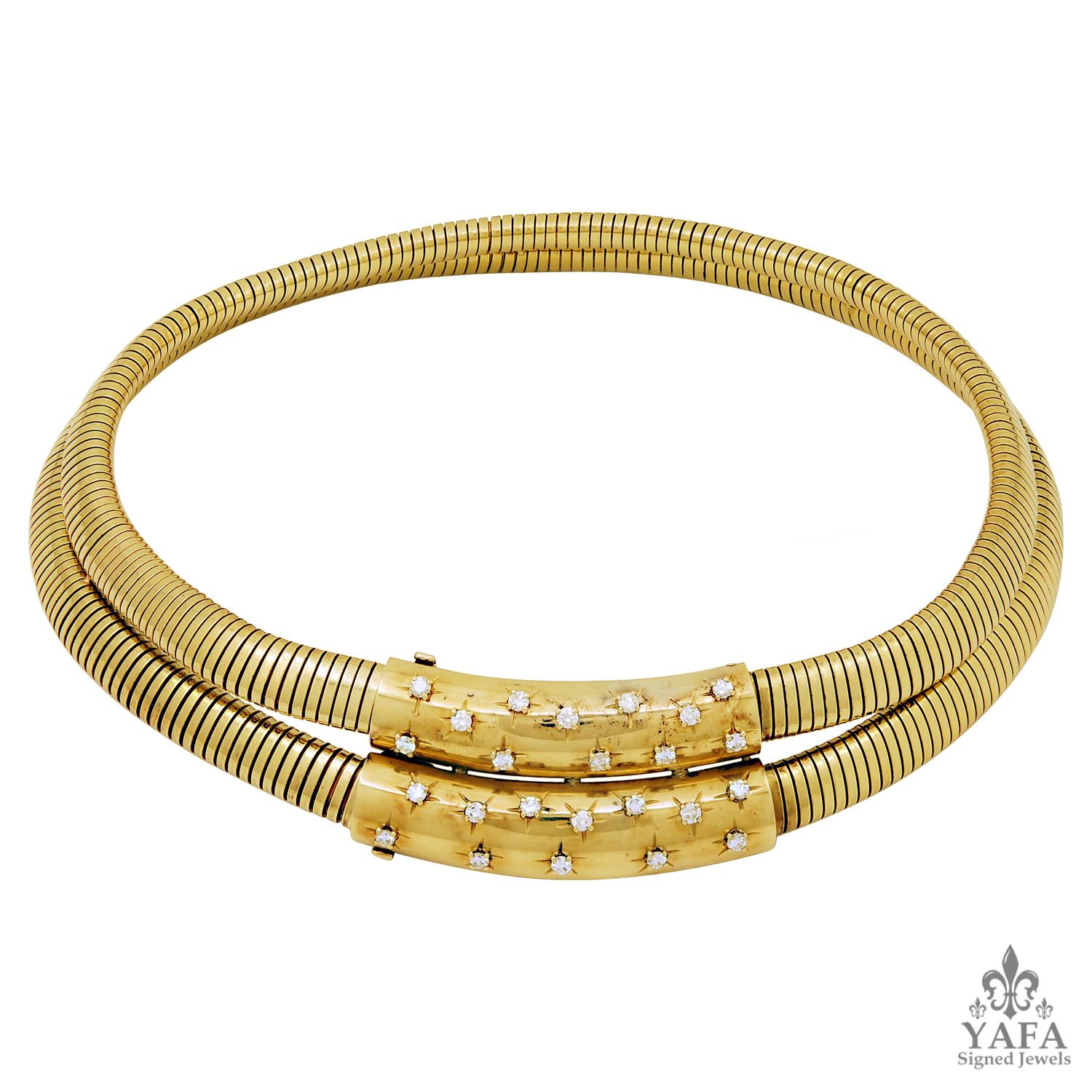 Van Cleef & Arpels Vintage Retro Double Diamond Gold Tubogaz Necklace
Significance
This exceptional Van Cleef & Arpels necklace is a wonder of retro design. This necklace is comprised of a revolutionary, flexible Tubogas link chain of 18K yellow
