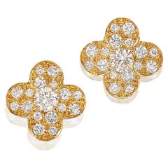 Van Cleef & Arpels Boucles d'oreilles "Trefle" en or jaune 18 carats et diamants