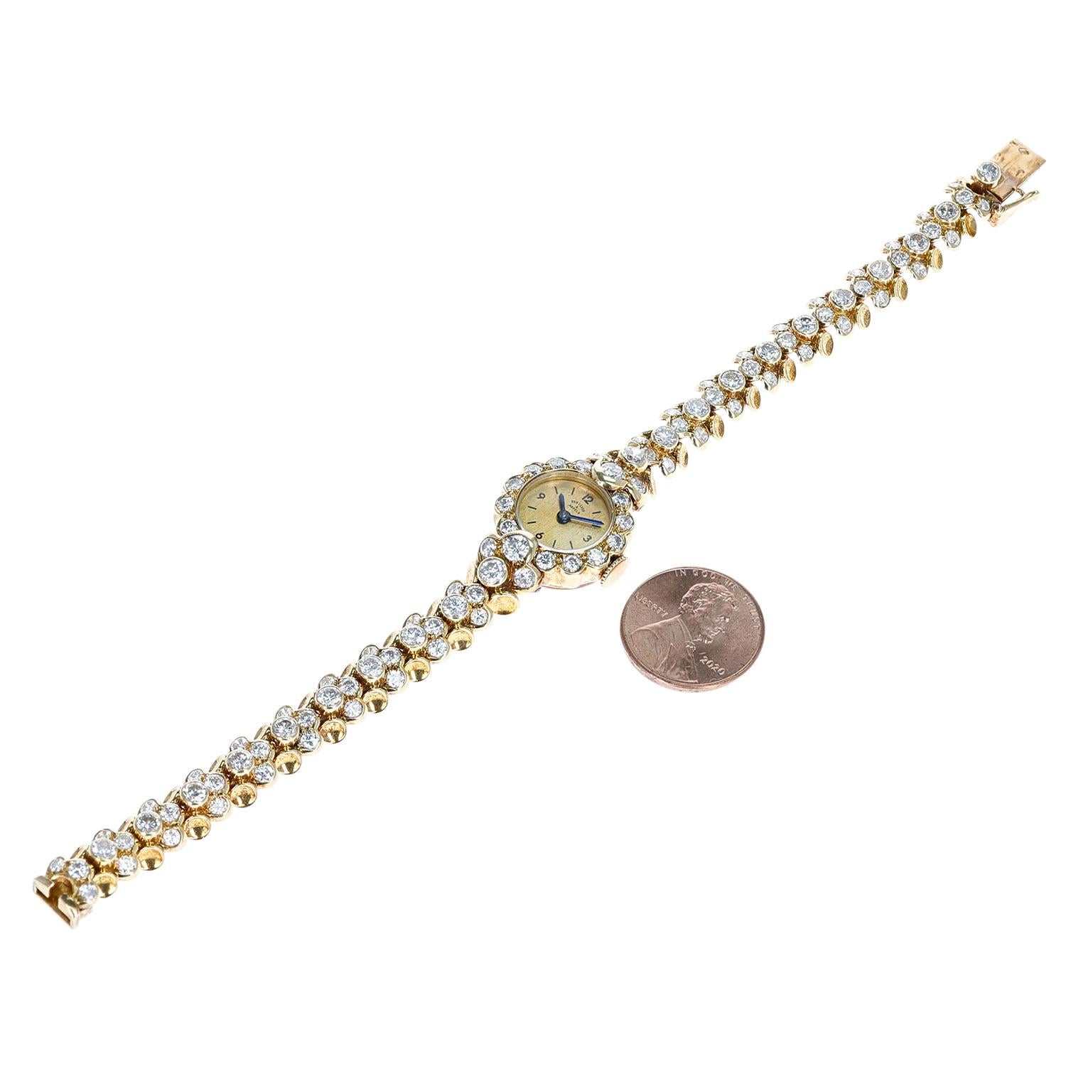 An exquisite Van Cleef & Arpels Diamond Watch Bracelet. The total weight of the watch is 33.62 grams. The length is 6.50 inches. 