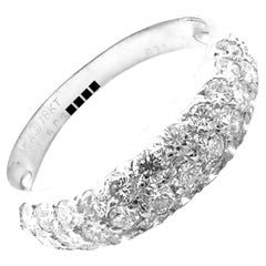 Van Cleef & Arpels, bague jonc en or blanc et diamants