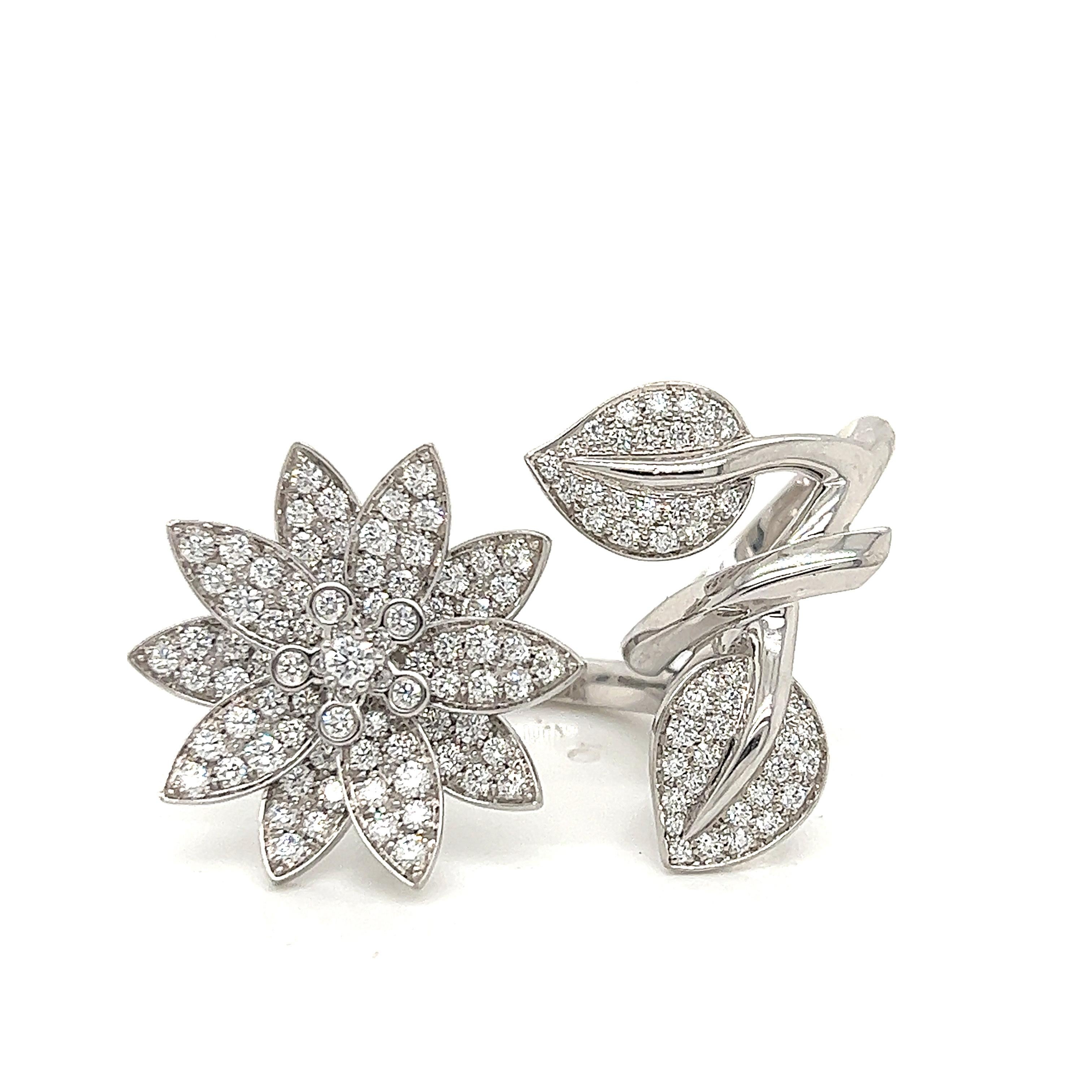 Van Cleef & Arpels Diamond White Gold Lotus Between the Finger Flower Ring In Excellent Condition In MIAMI, FL