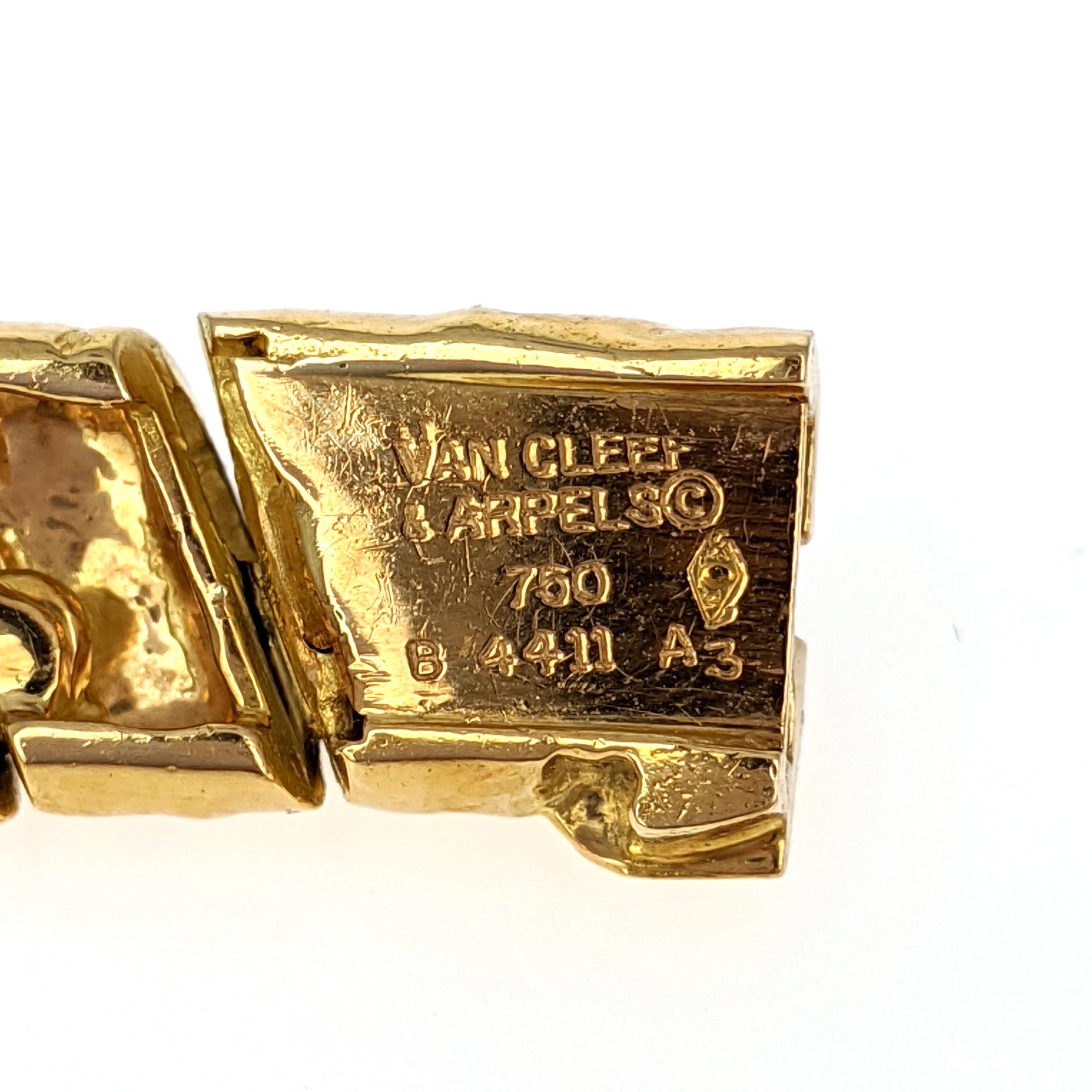 Women's or Men's Van Cleef & Arpels Diamond Yellow Gold Choker Necklace