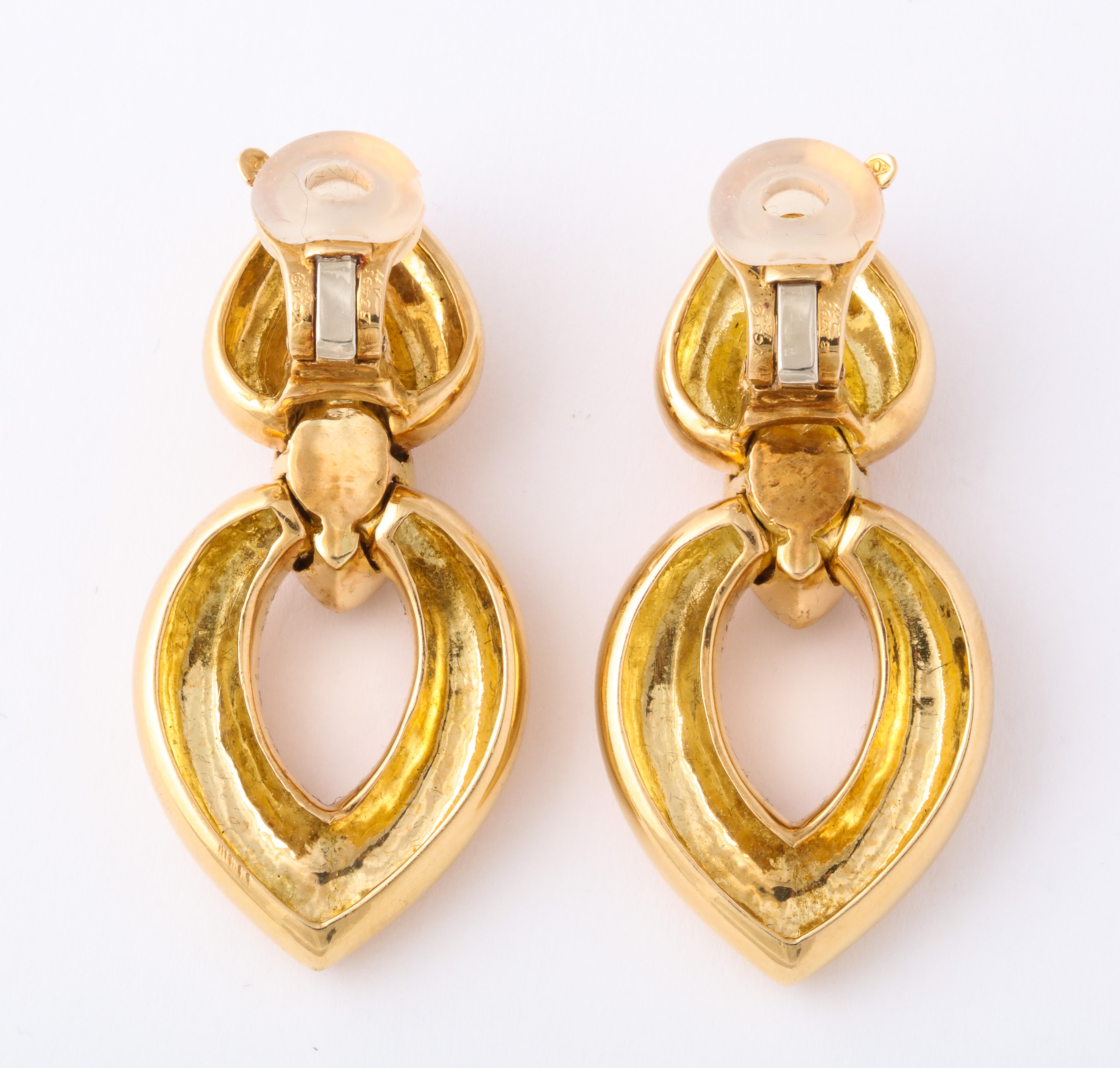 Van Cleef & Arpels Diamond Yellow Gold Clip-On Earrings In Good Condition In New York, NY