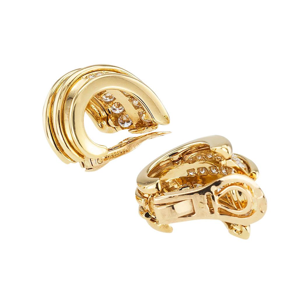 Round Cut Van Cleef & Arpels Diamond Yellow Gold Clip-On Earrings
