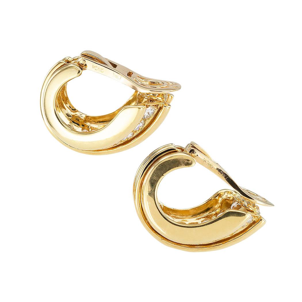 Van Cleef & Arpels Diamond Yellow Gold Clip-On Earrings In Good Condition In Los Angeles, CA